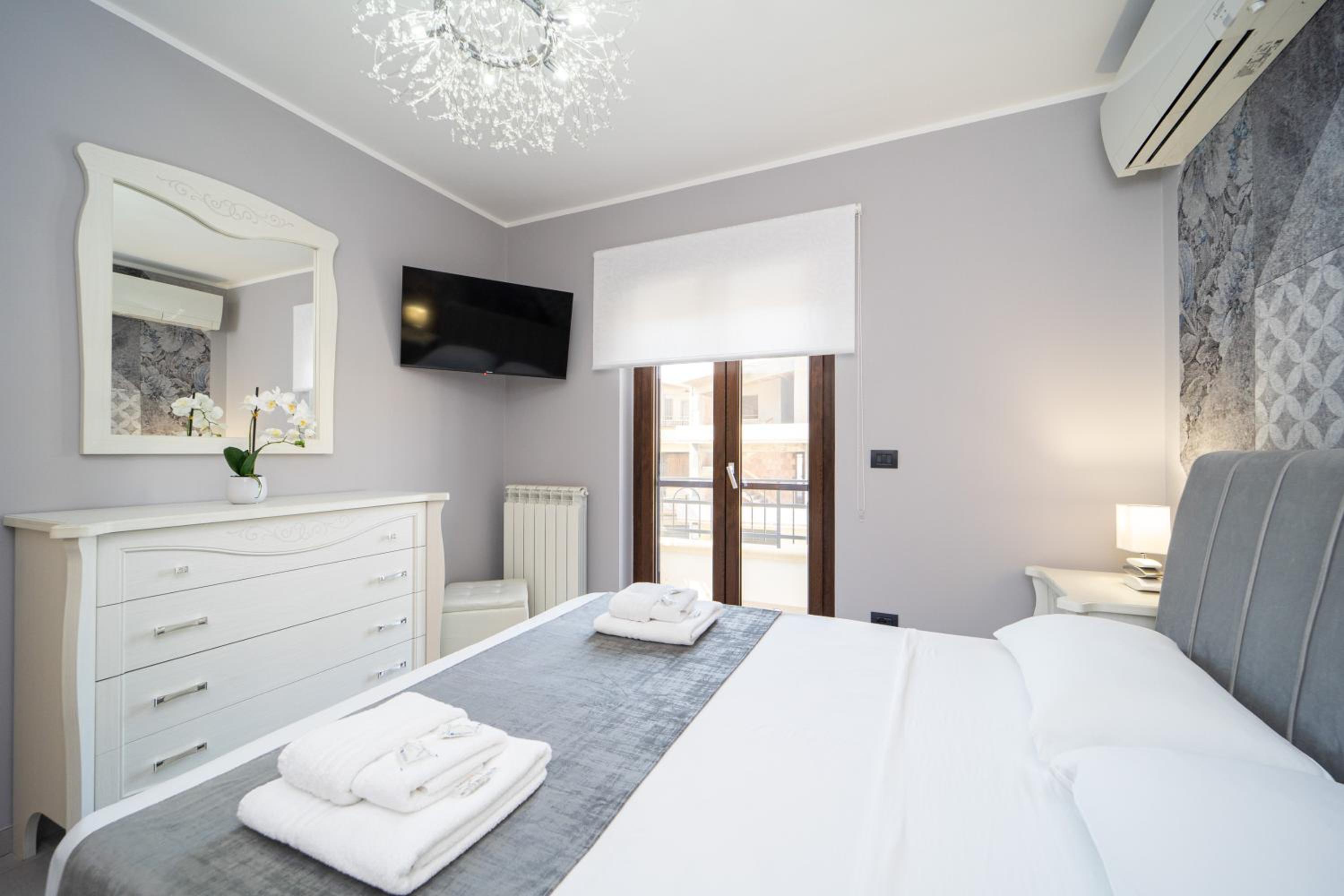 Three-Bedroom Apartment - Photo 11