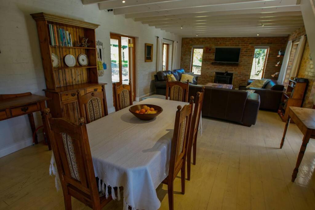 Three-Bedroom House photo 3