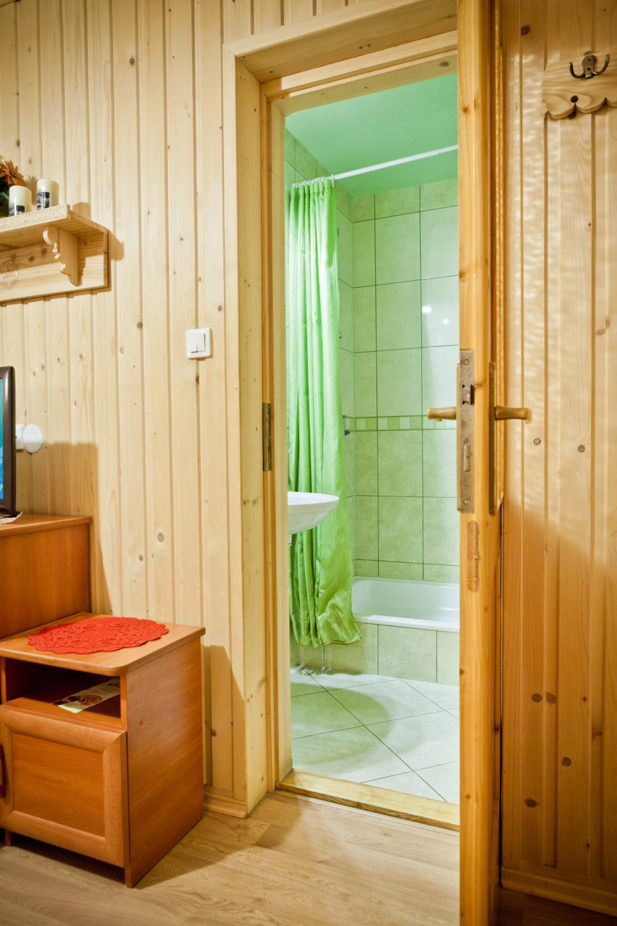 Quadruple Room with Mountain View photo 3