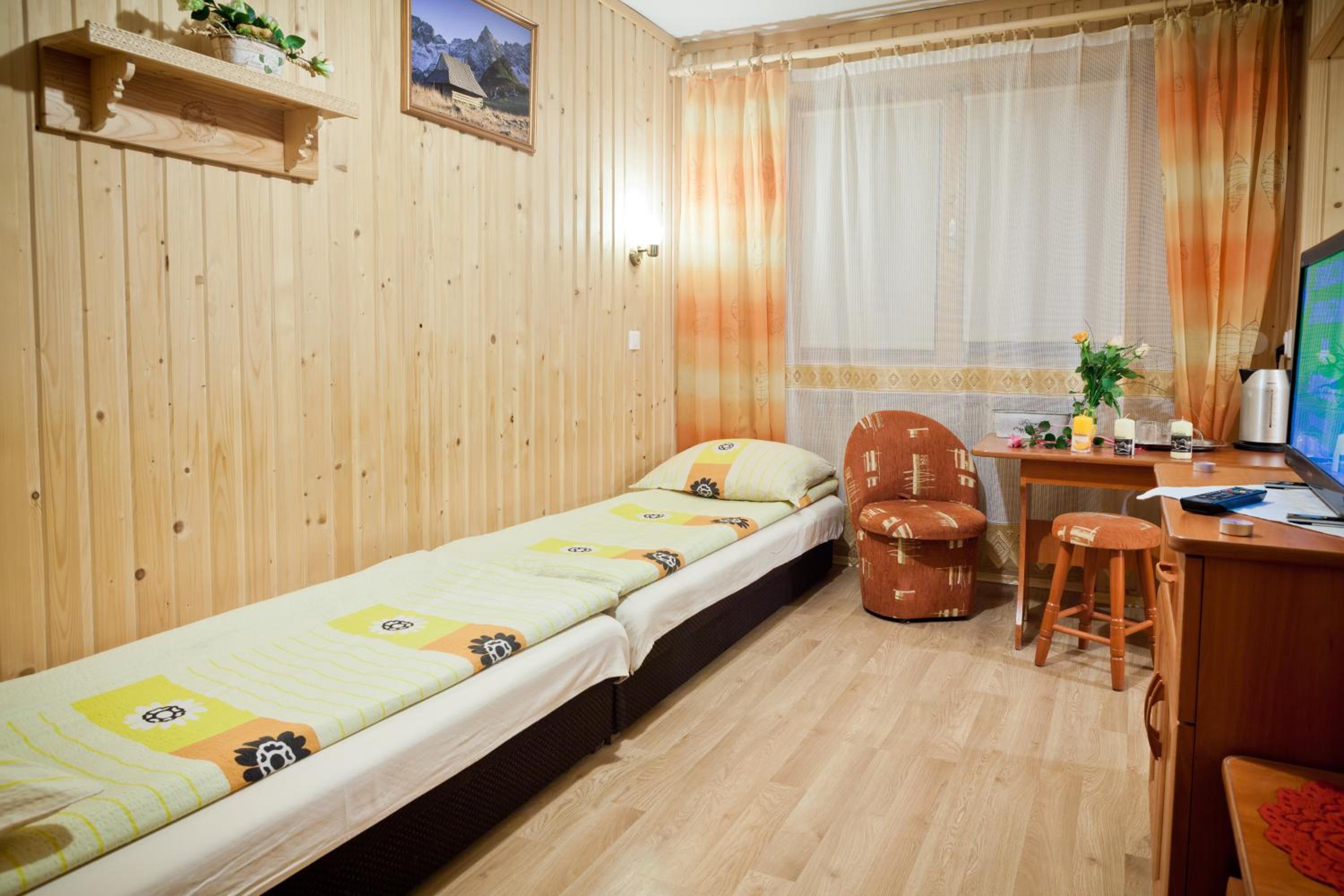 Quadruple Room with Mountain View photo 2