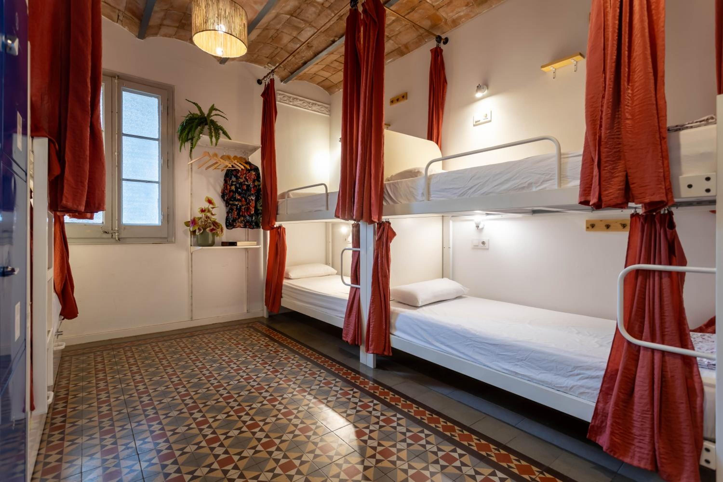 Single Bed in 6-Bed Dormitory Room photo 2