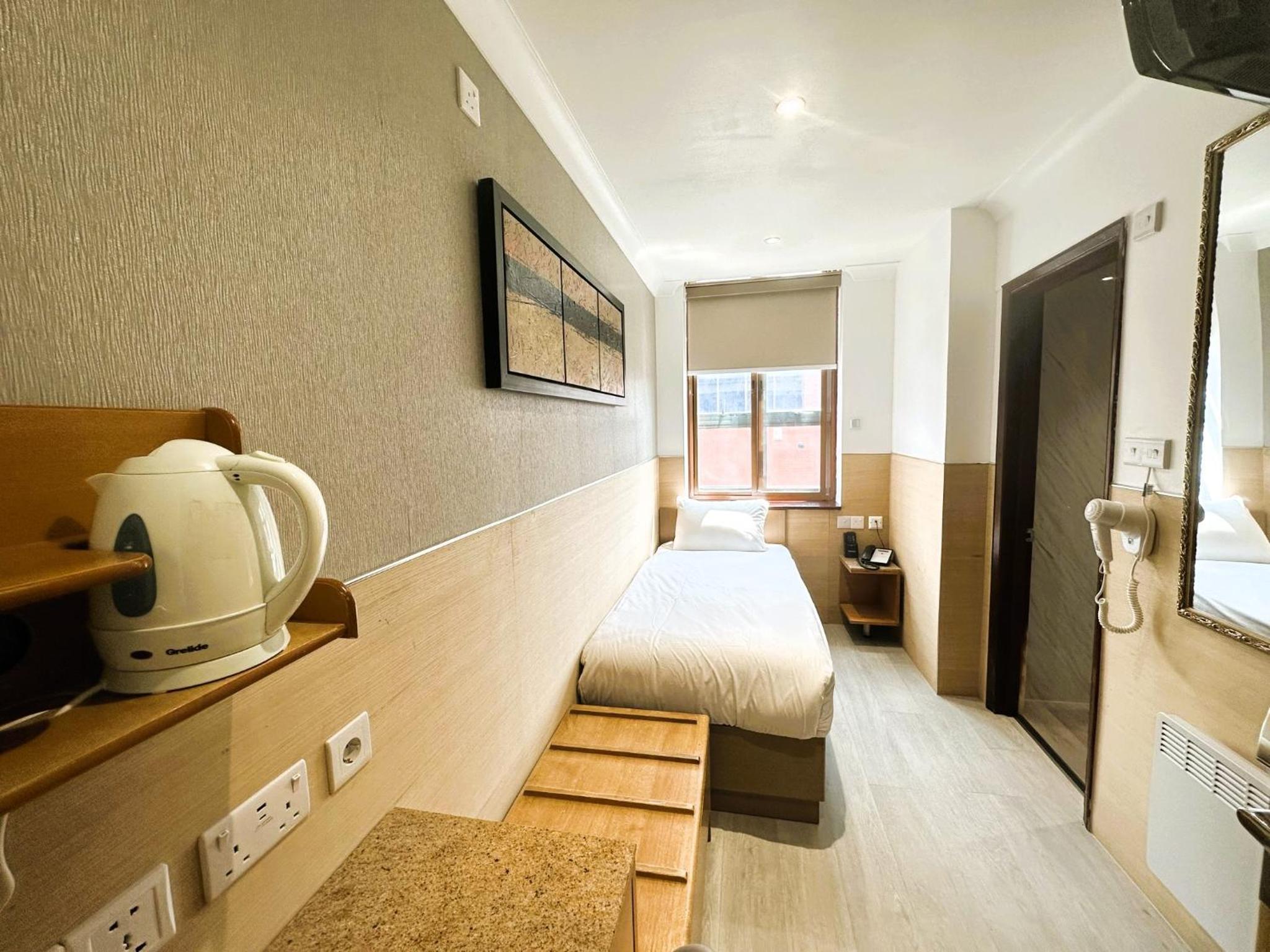Single Room photo 3