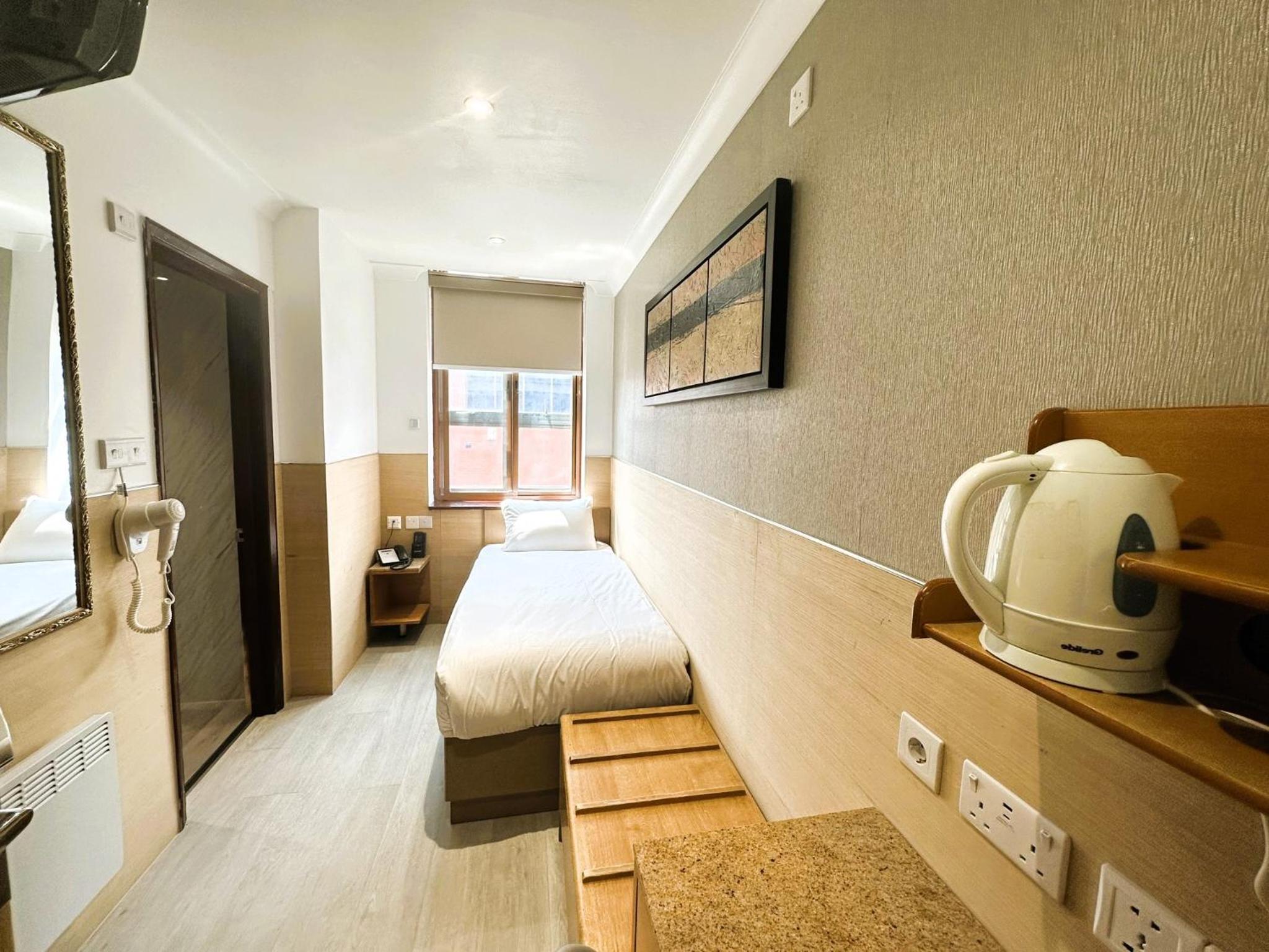 Single Room photo 2