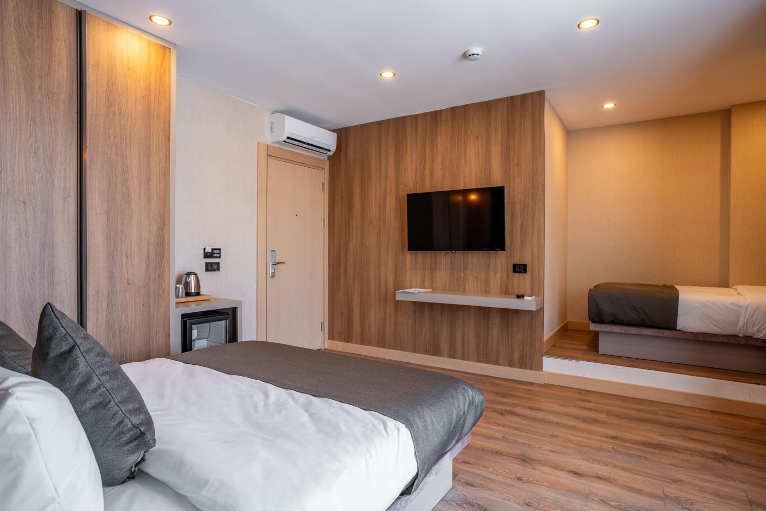 Deluxe Triple Room