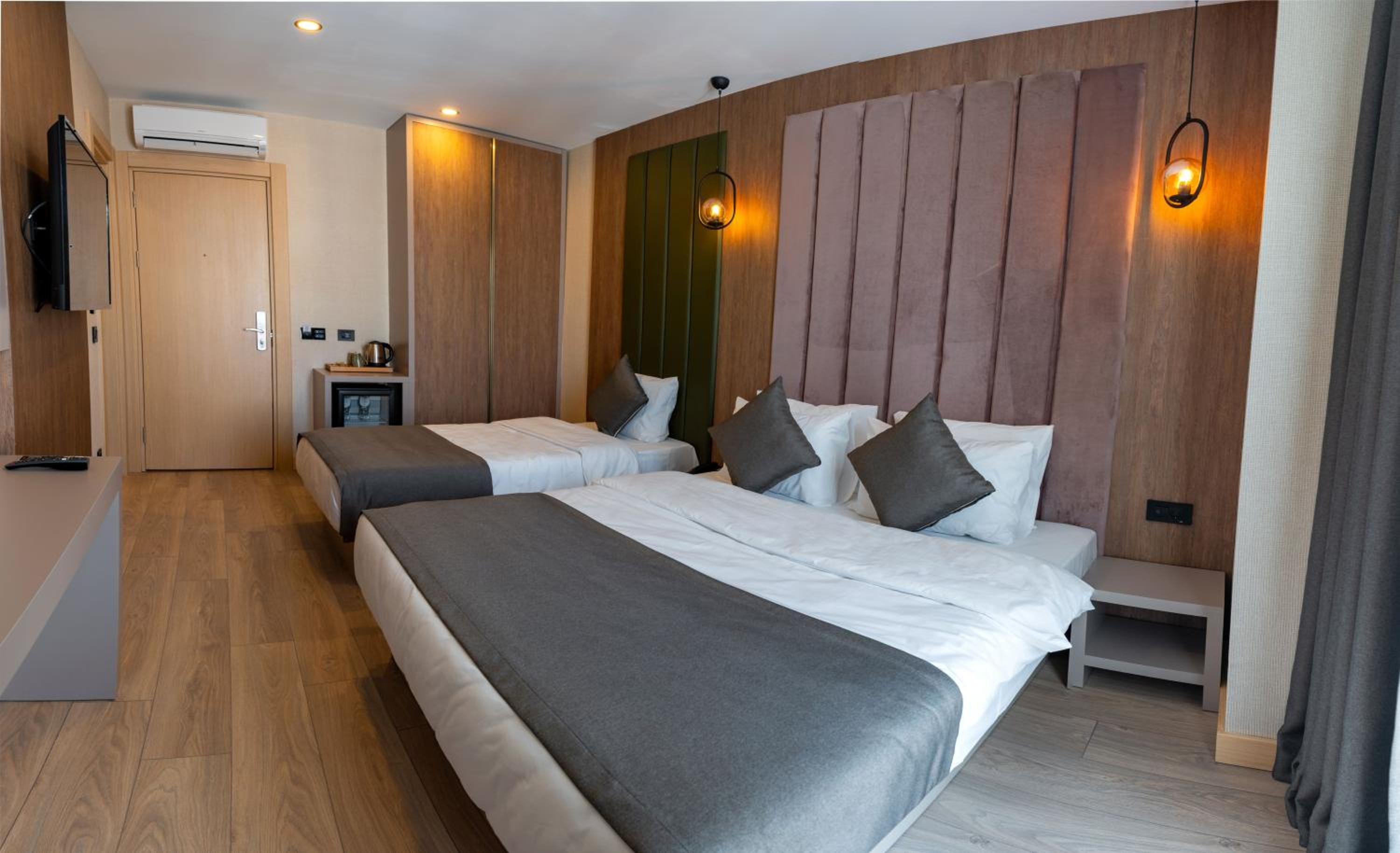 Deluxe Triple Room