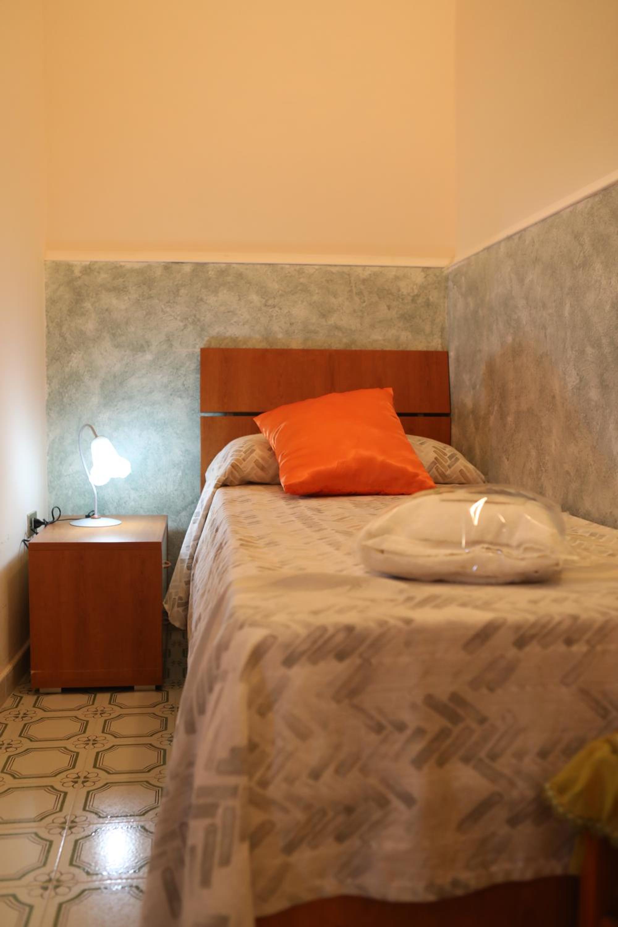 Twin Room with Private Bathroom photo 2