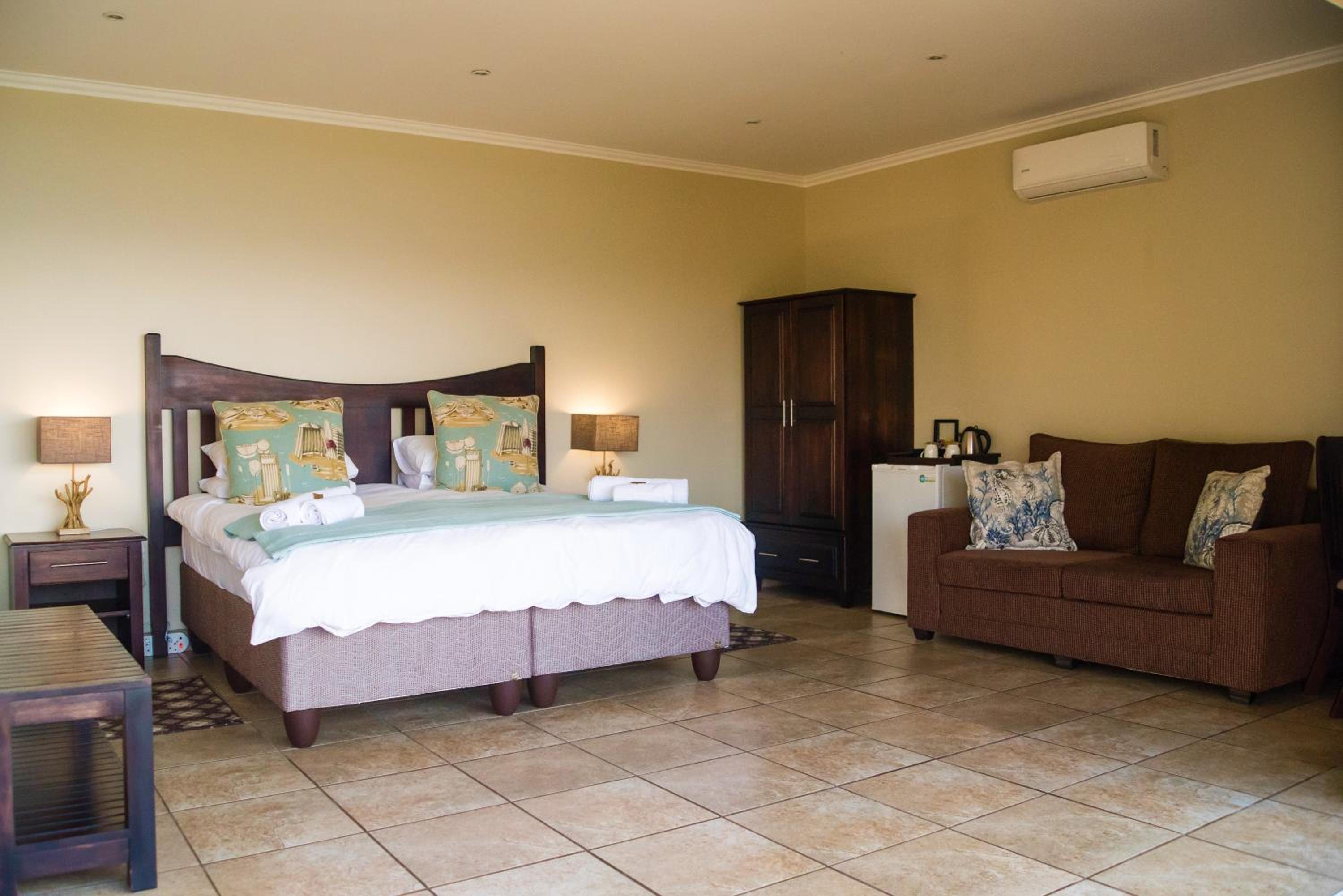 Deluxe King Room with Sea View photo 1