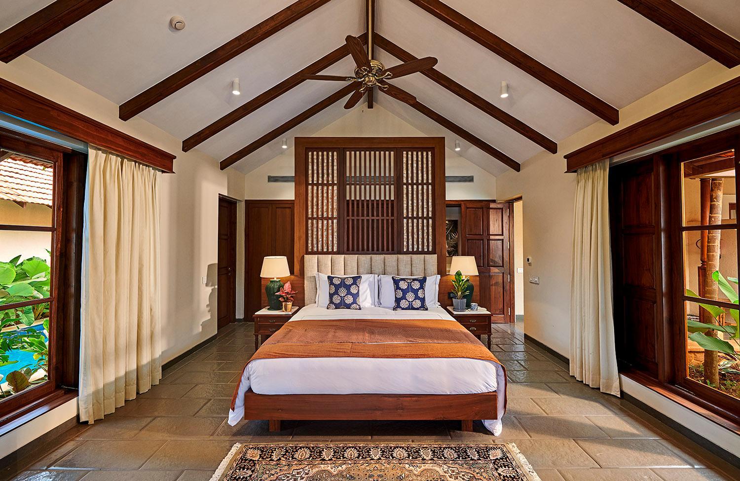 Five-Bedroom House photo 1