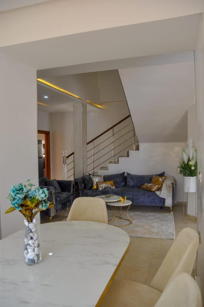 Villa photo 2