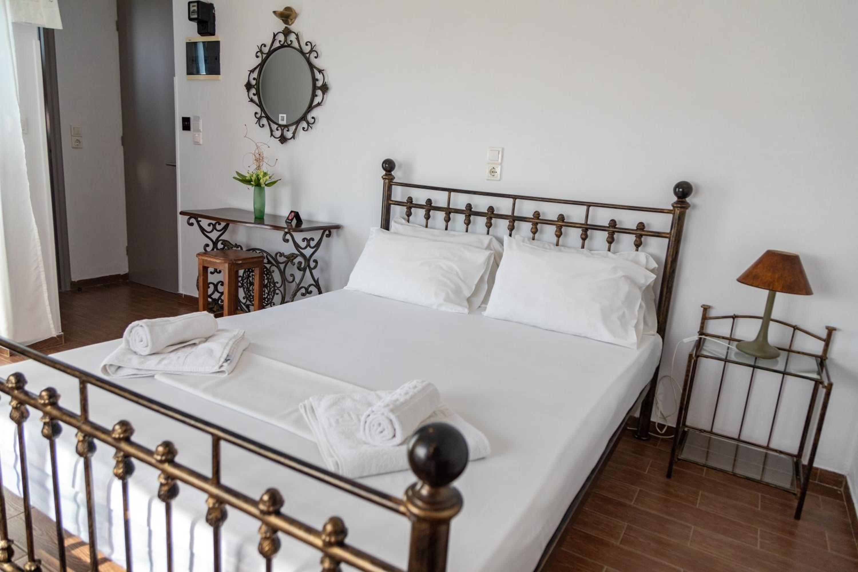 Deluxe Suite with Spa Bath