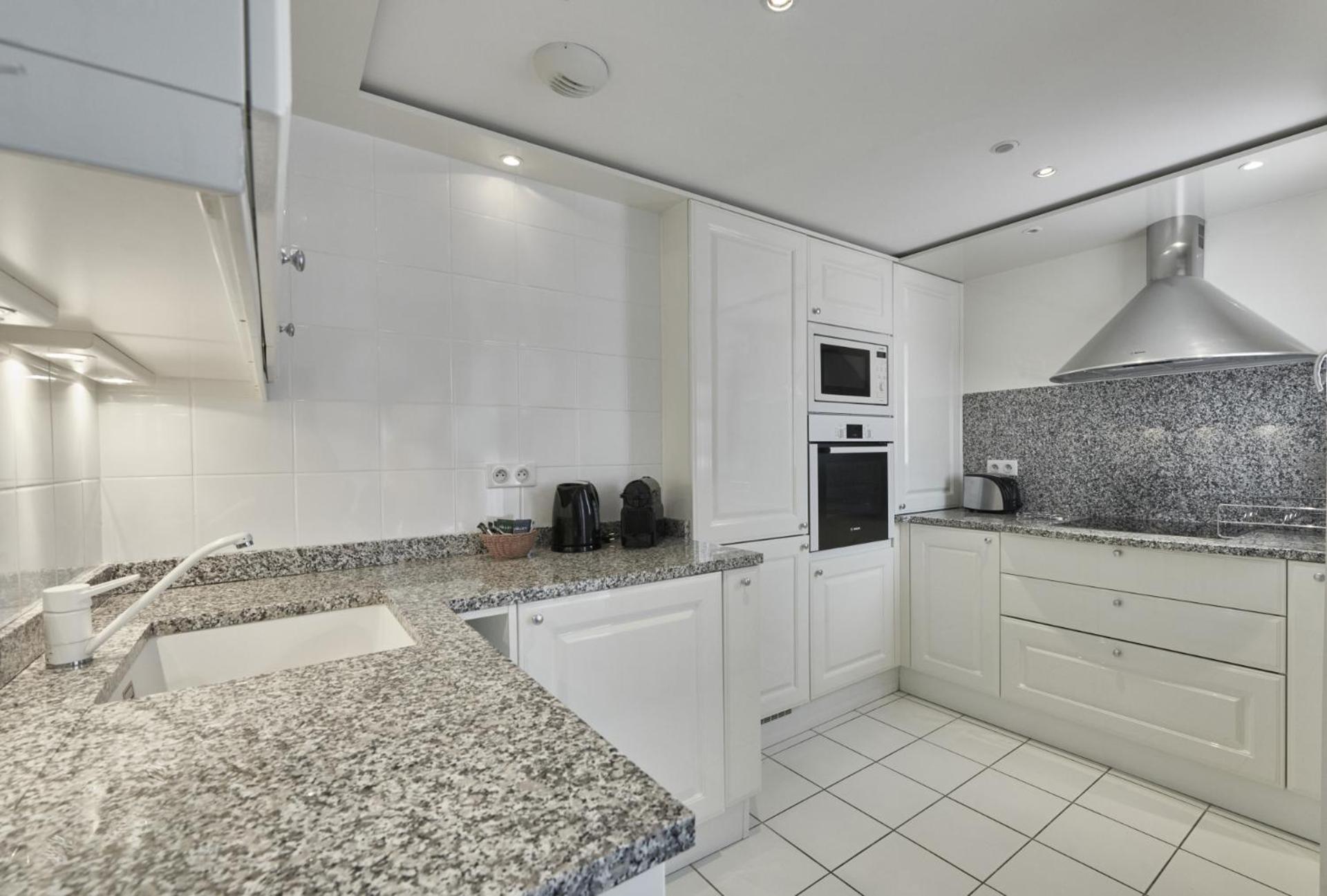 Three-Bedroom Apartment - Photo 6