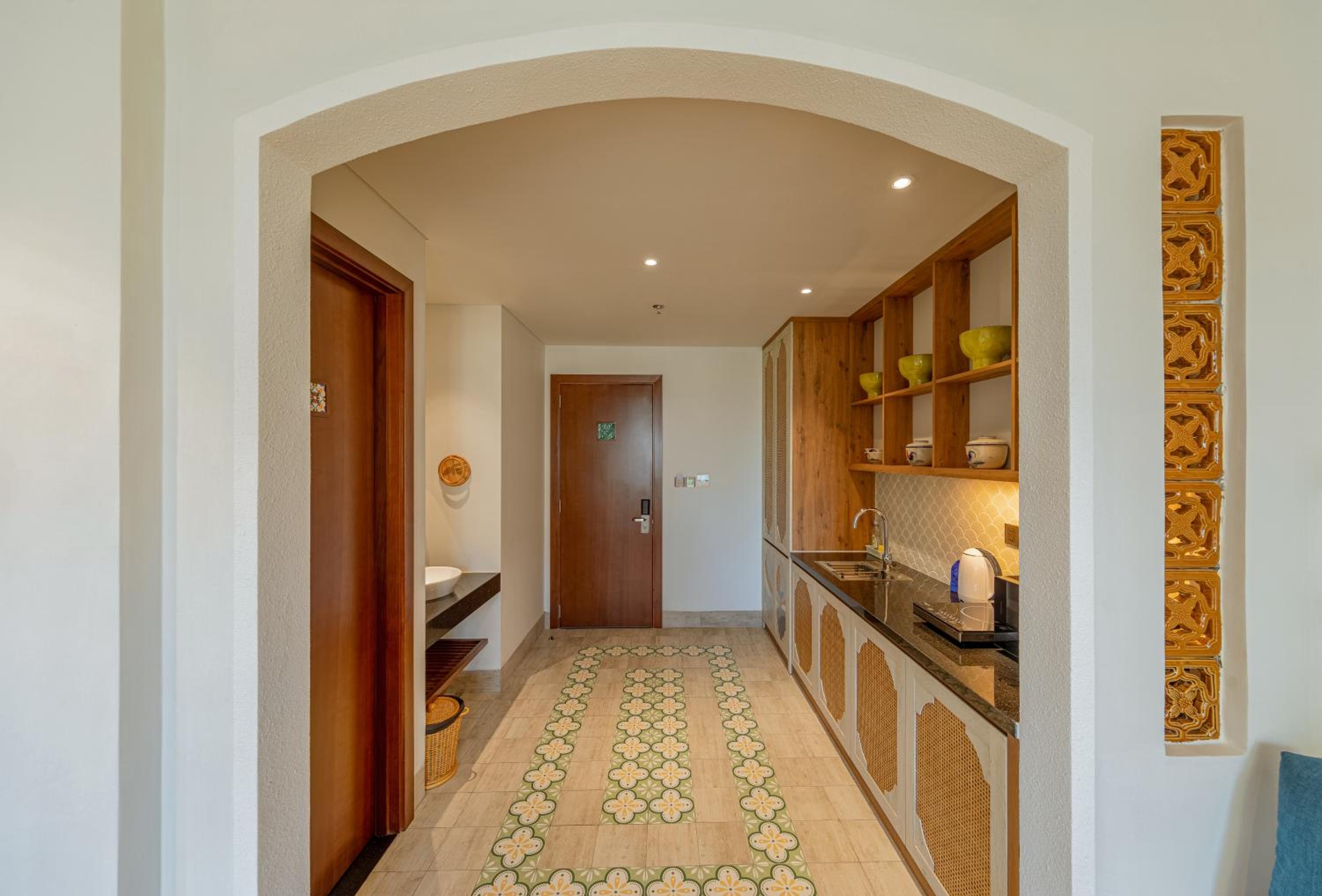 Studio with Balcony - Photo 4