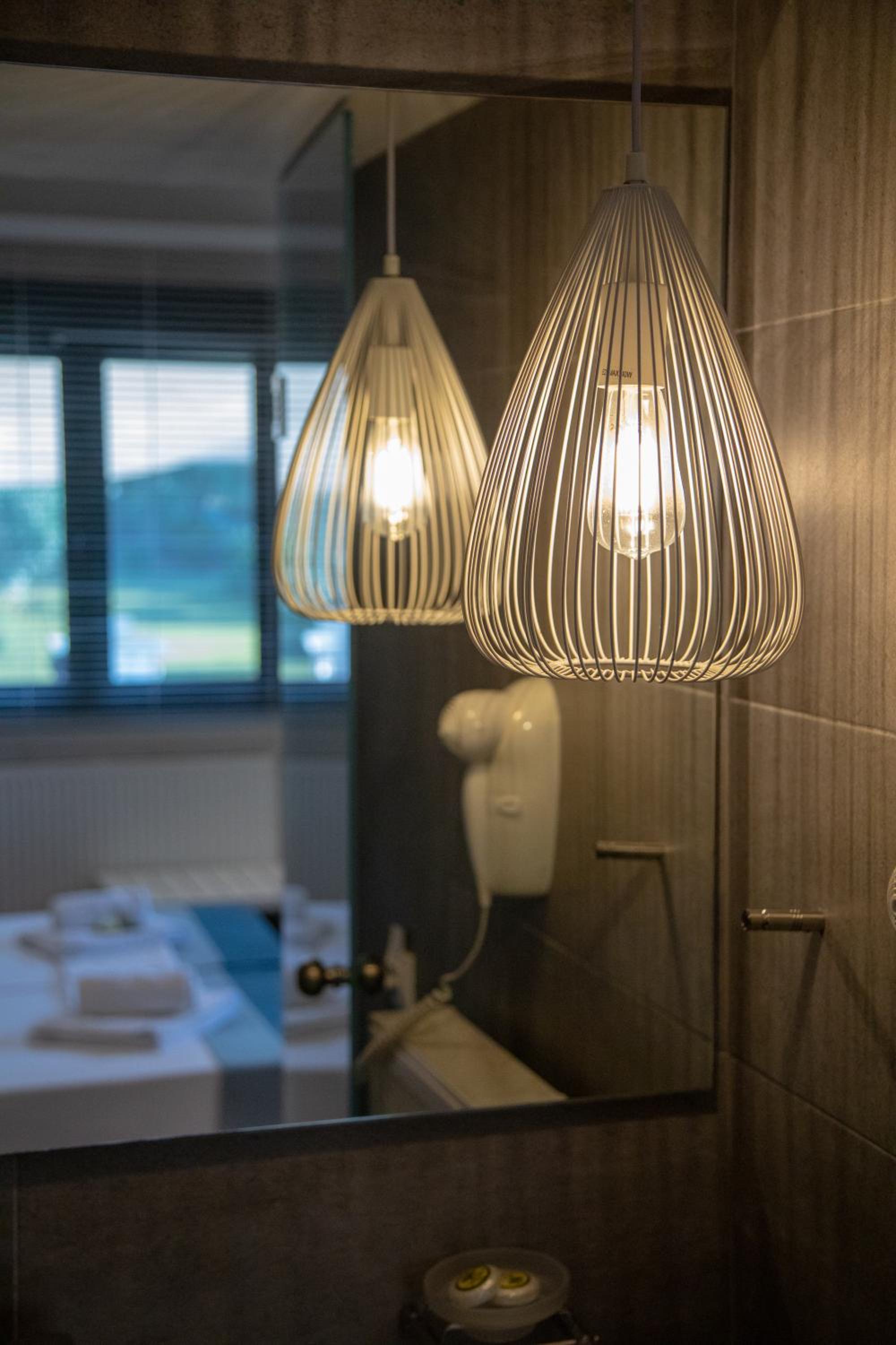 Deluxe Double Room with Side Sea View - Photo 2