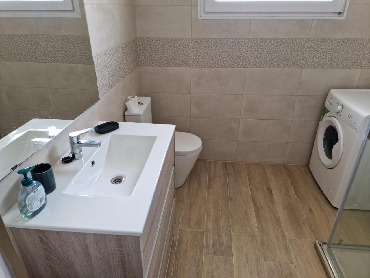Three-Bedroom Villa photo 2