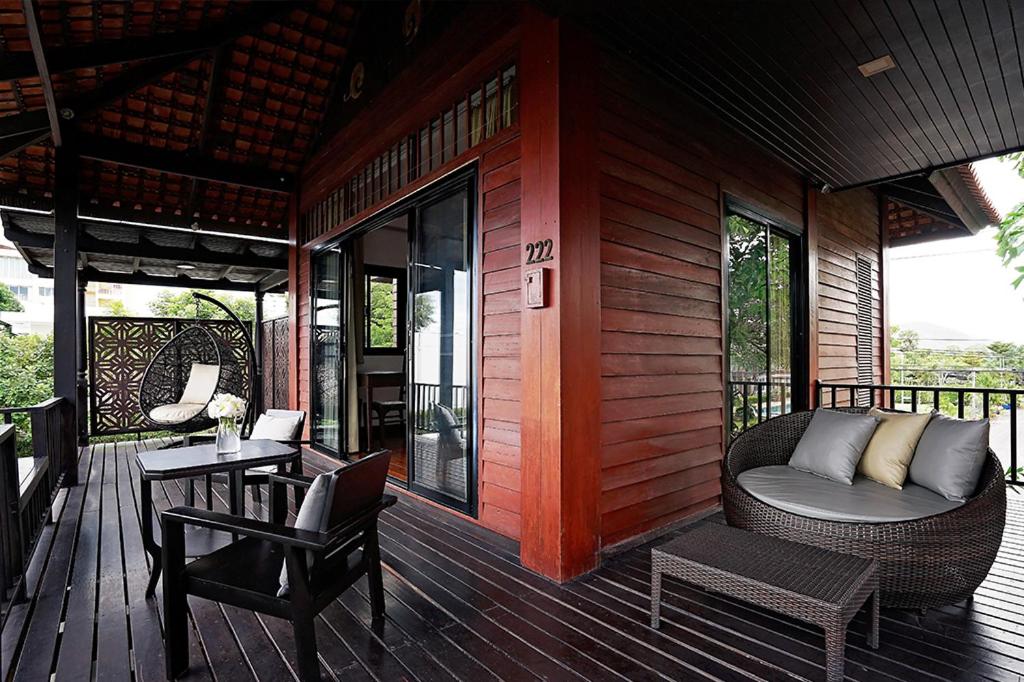 Two-Bedroom Villa - Photo 6