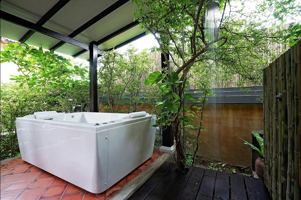 Two-Bedroom Villa - Photo 9