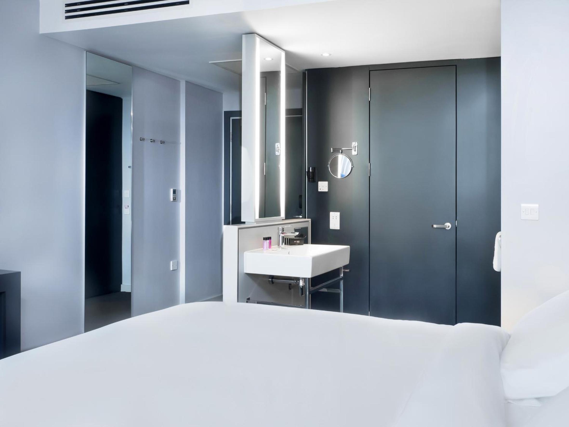 The Innside Room - Twin photo 1