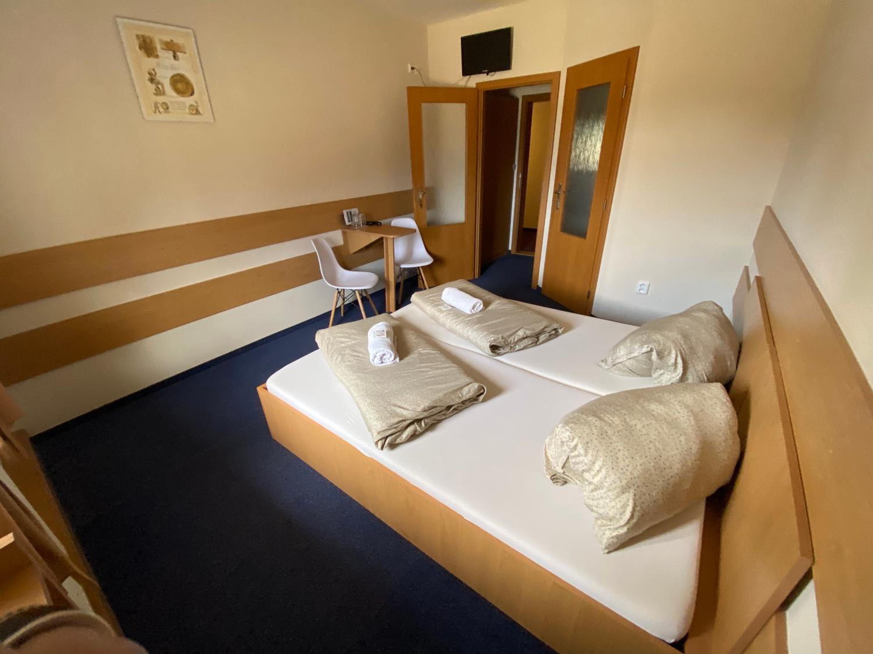 Standard Double or Twin Room - Photo 2
