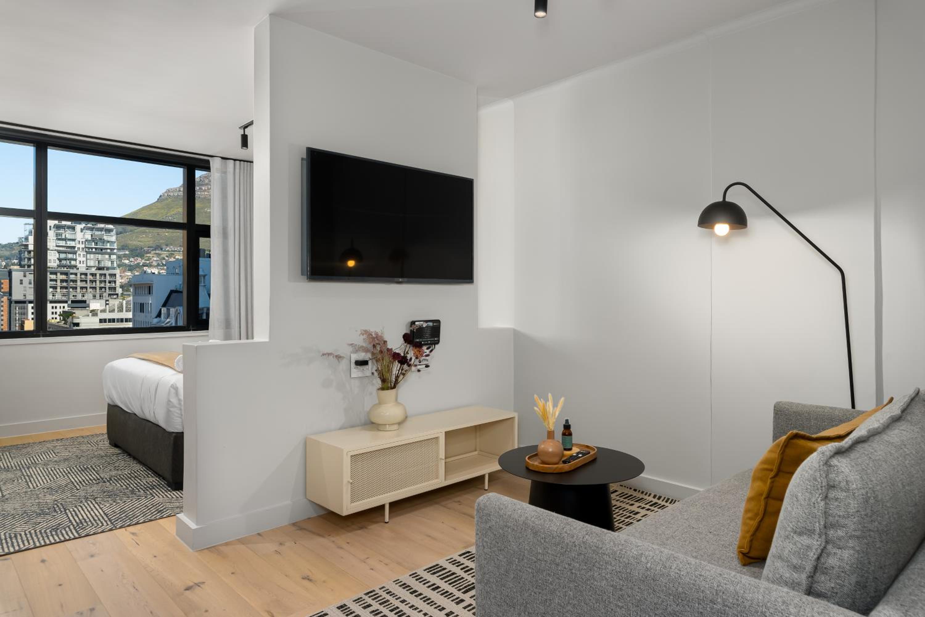 Studio with Balcony - Photo 21