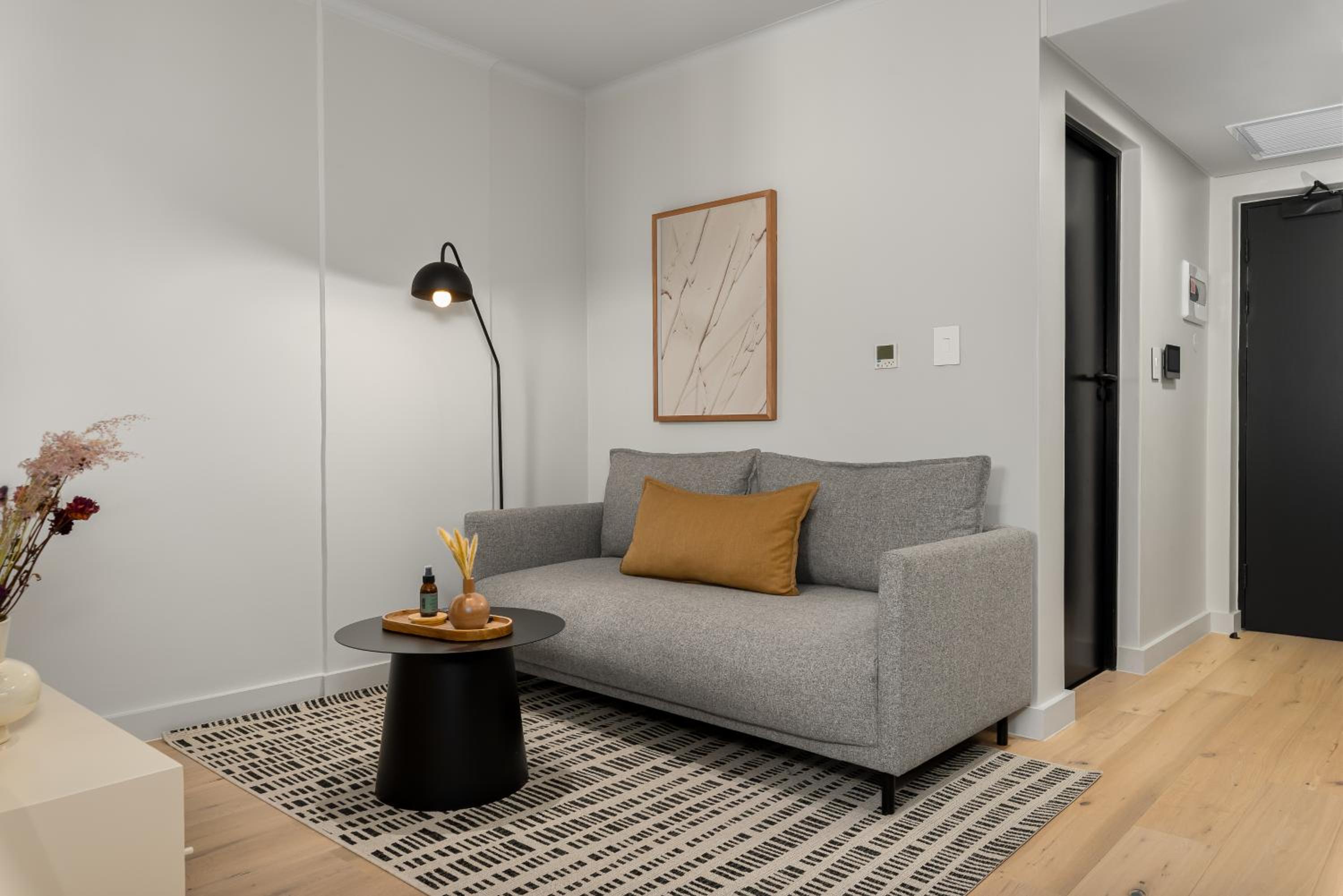 Studio with Balcony - Photo 12