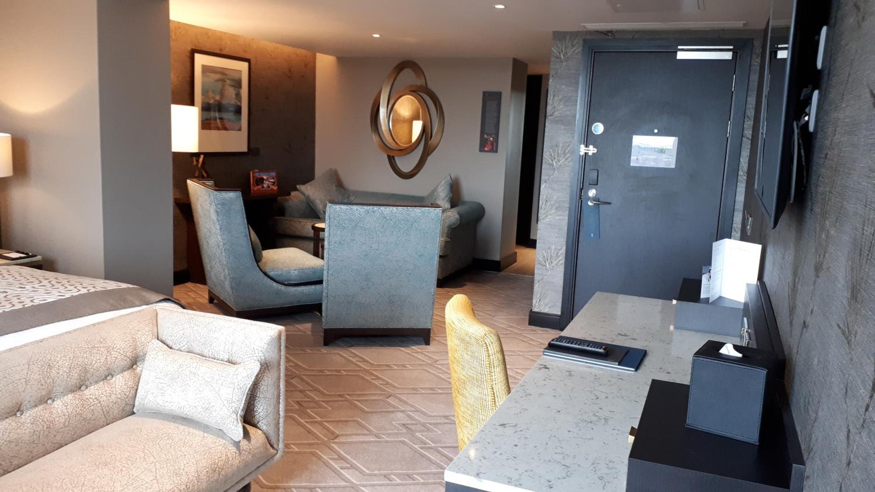 Deluxe Suite photo 3
