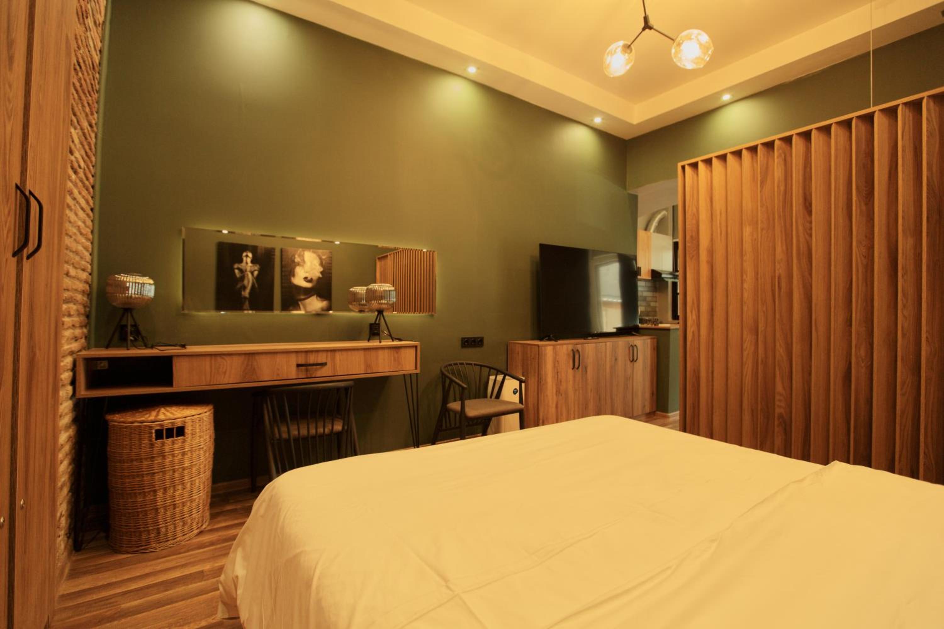 Budget Double Room photo 3
