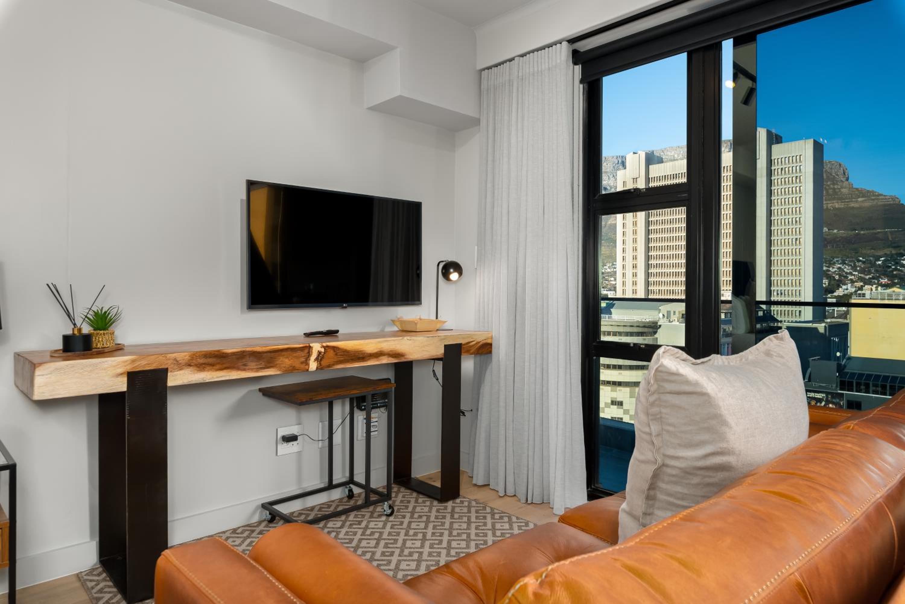 Superior Studio with Balcony - Photo 12