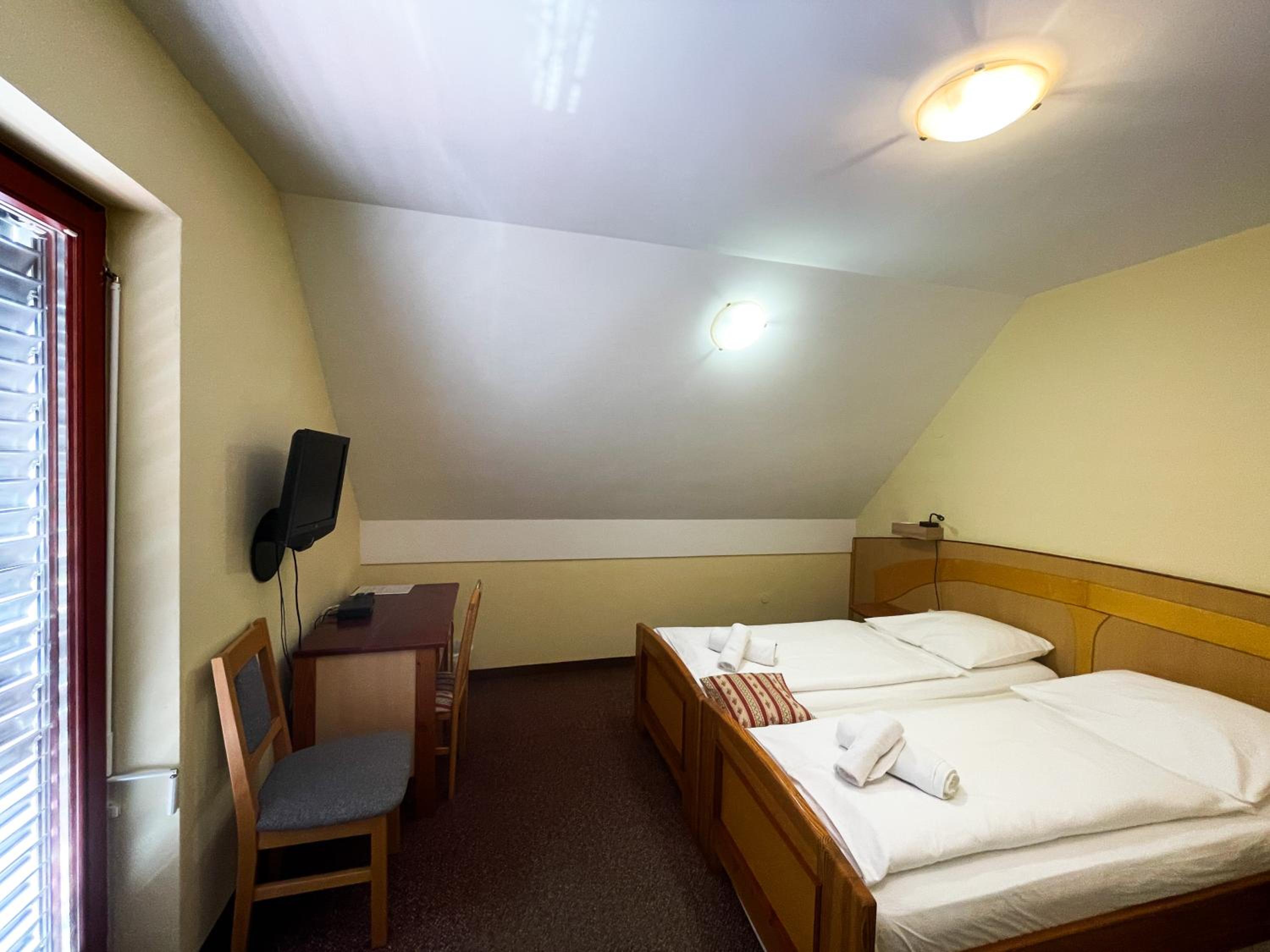 Double Room - Photo 2