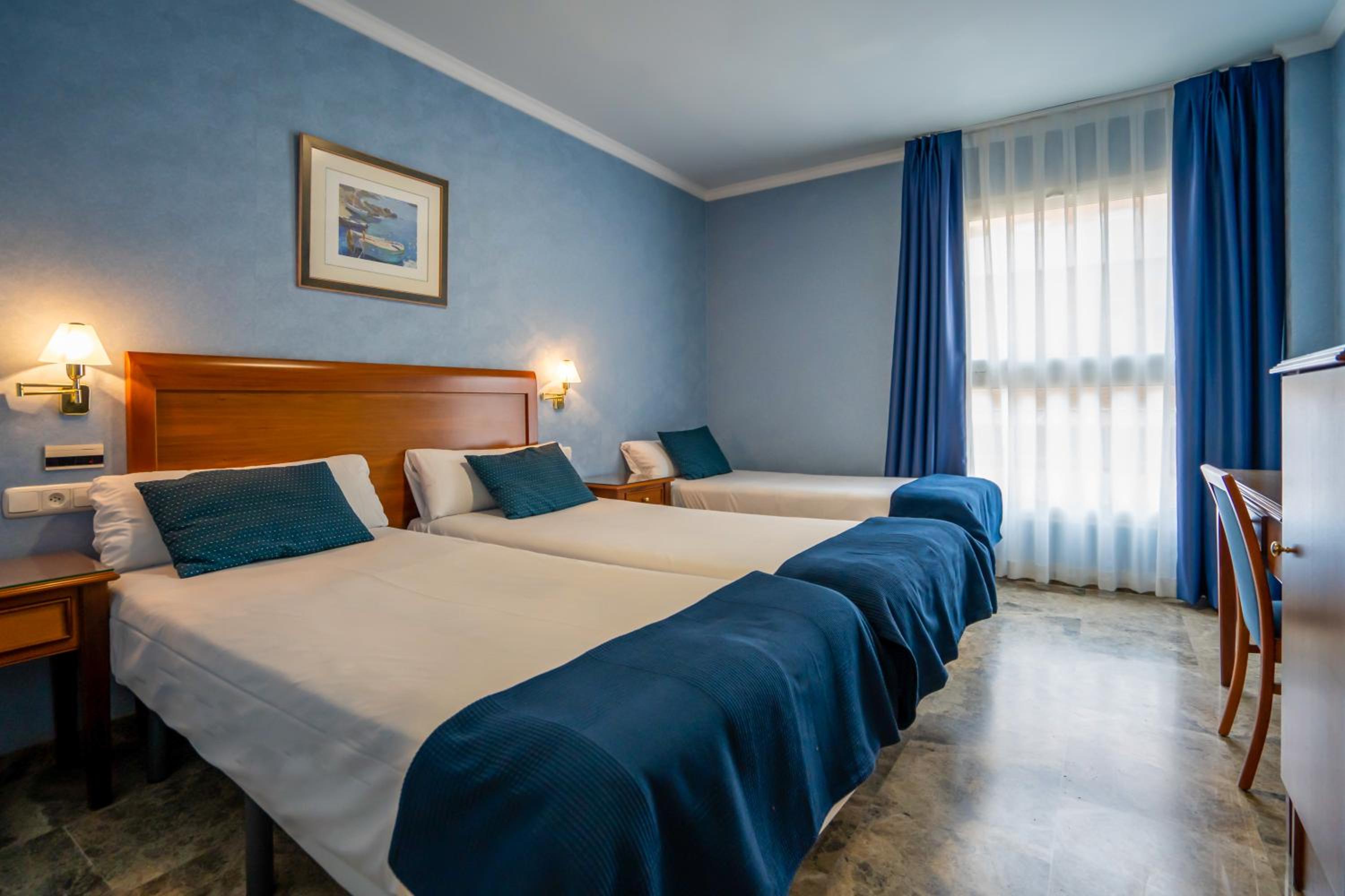 Triple Room (3 Adults) thumbnail 5