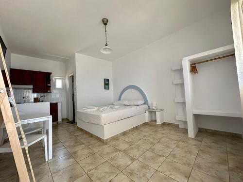 Studio Apartment with Sea View photo 3
