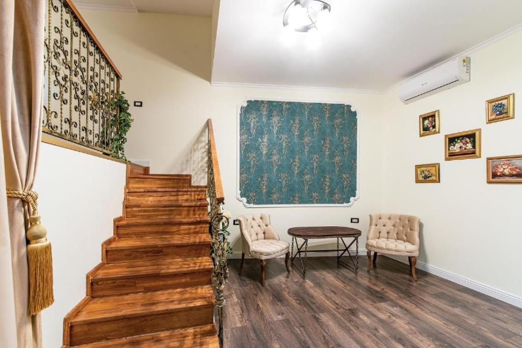 Deluxe Family Suite - Photo 3