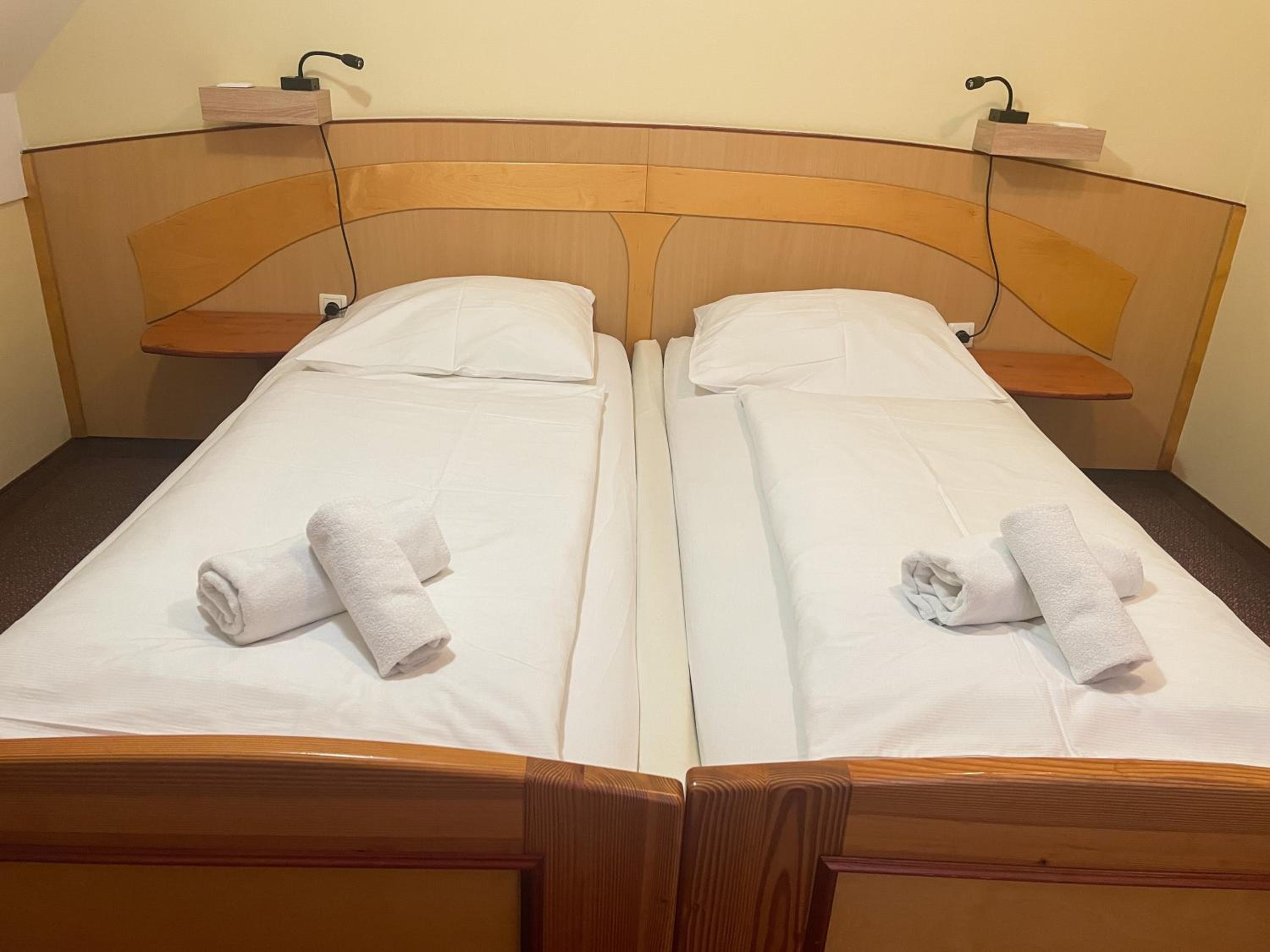Double Room - Photo 19