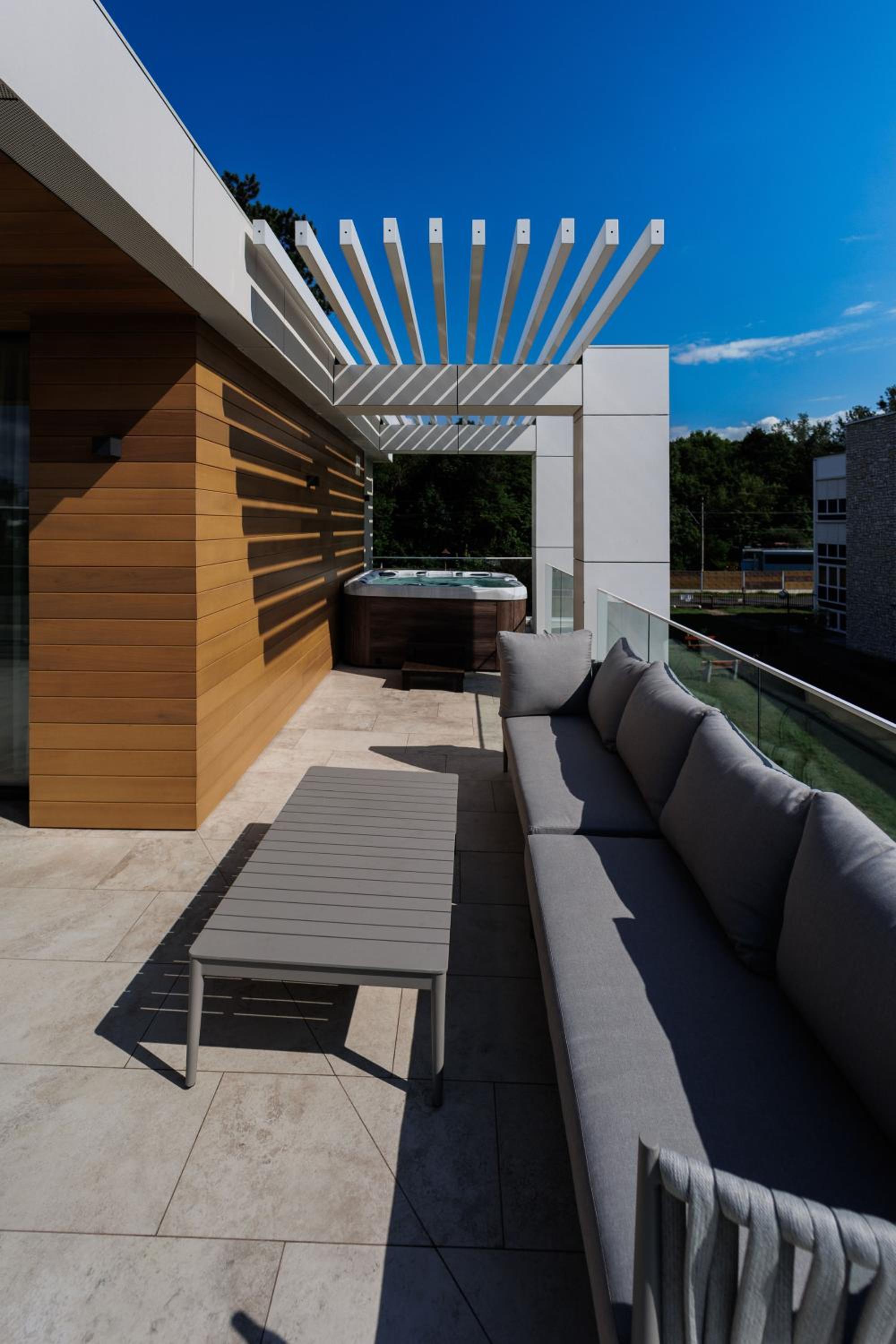 Penthouse Apartment - Photo 6