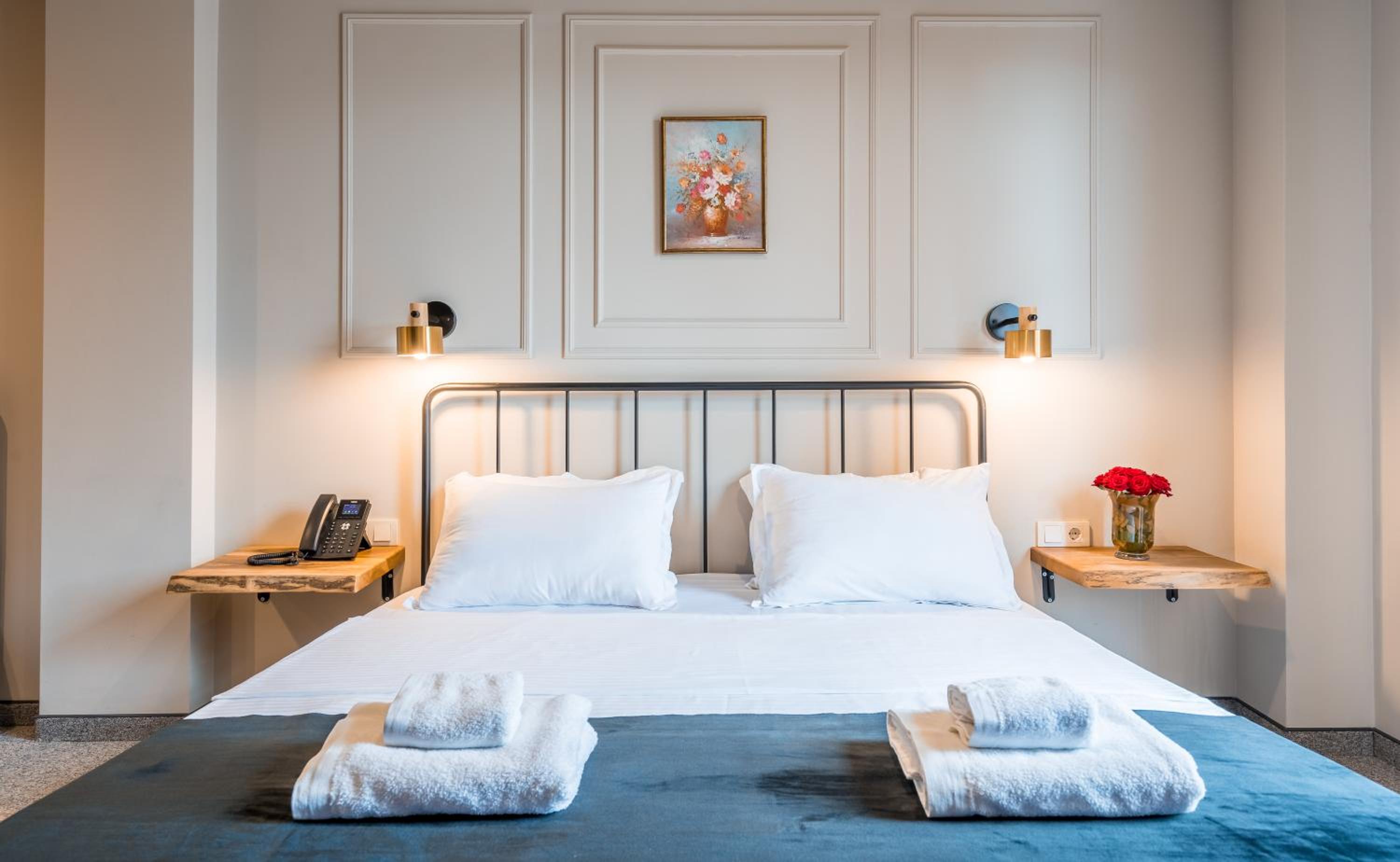 Large Double Room - Photo 5