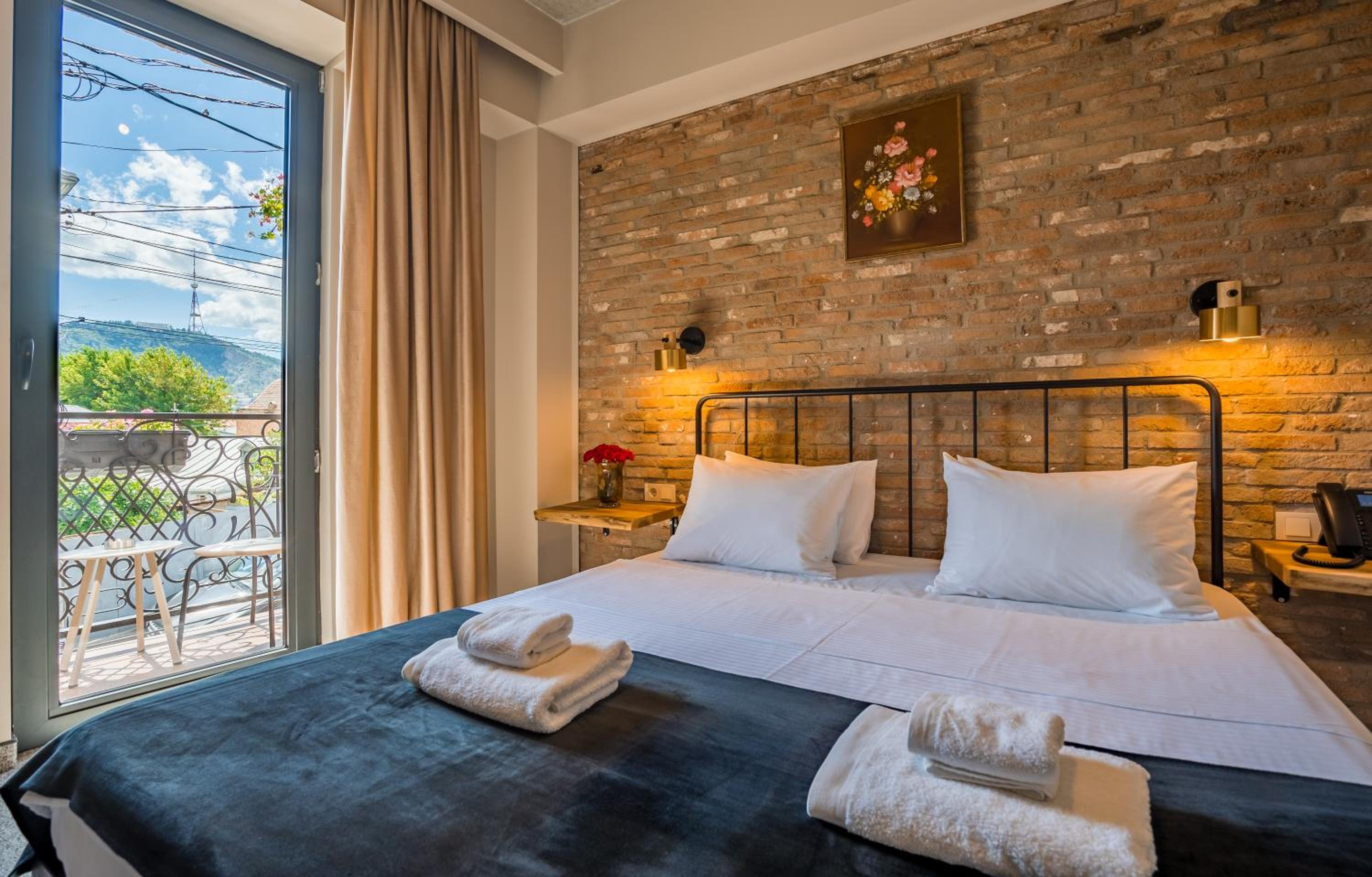 King Room with Balcony - Photo 1