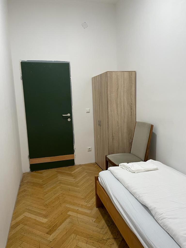 Standard Single Room with Shared Bathroom