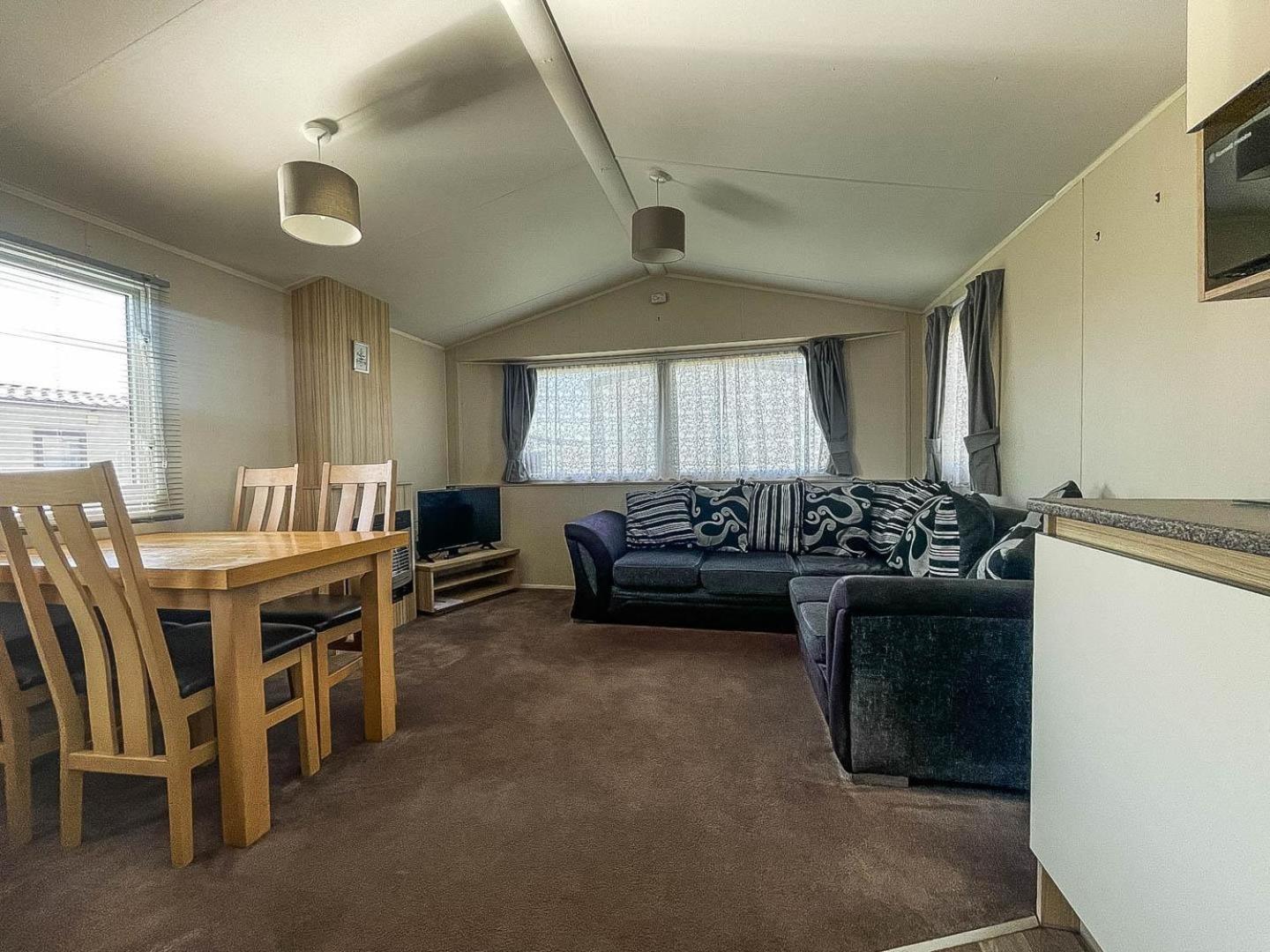 Mobile Home photo 1
