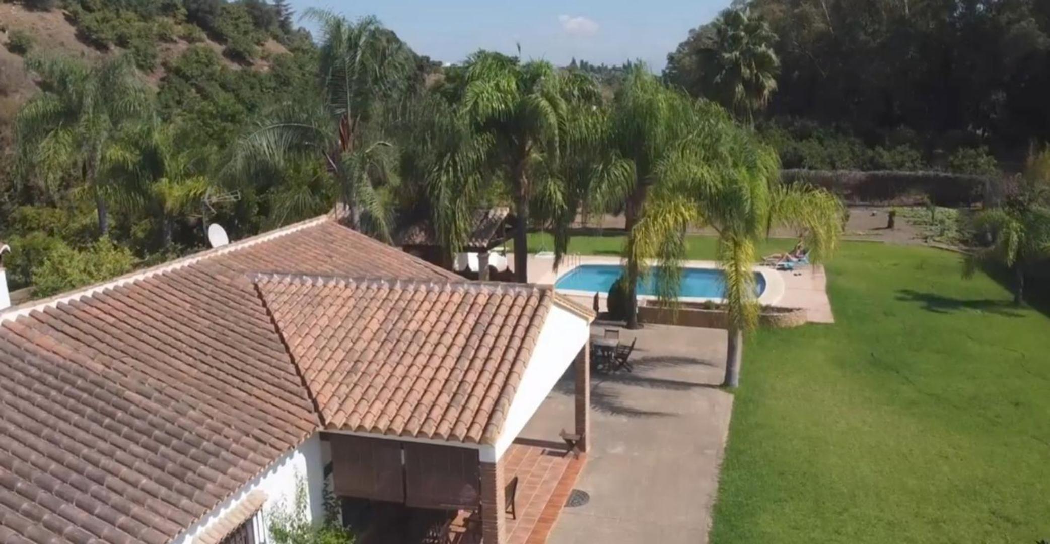 Villa photo 2