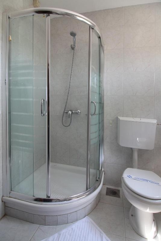 Double Room - Photo 15