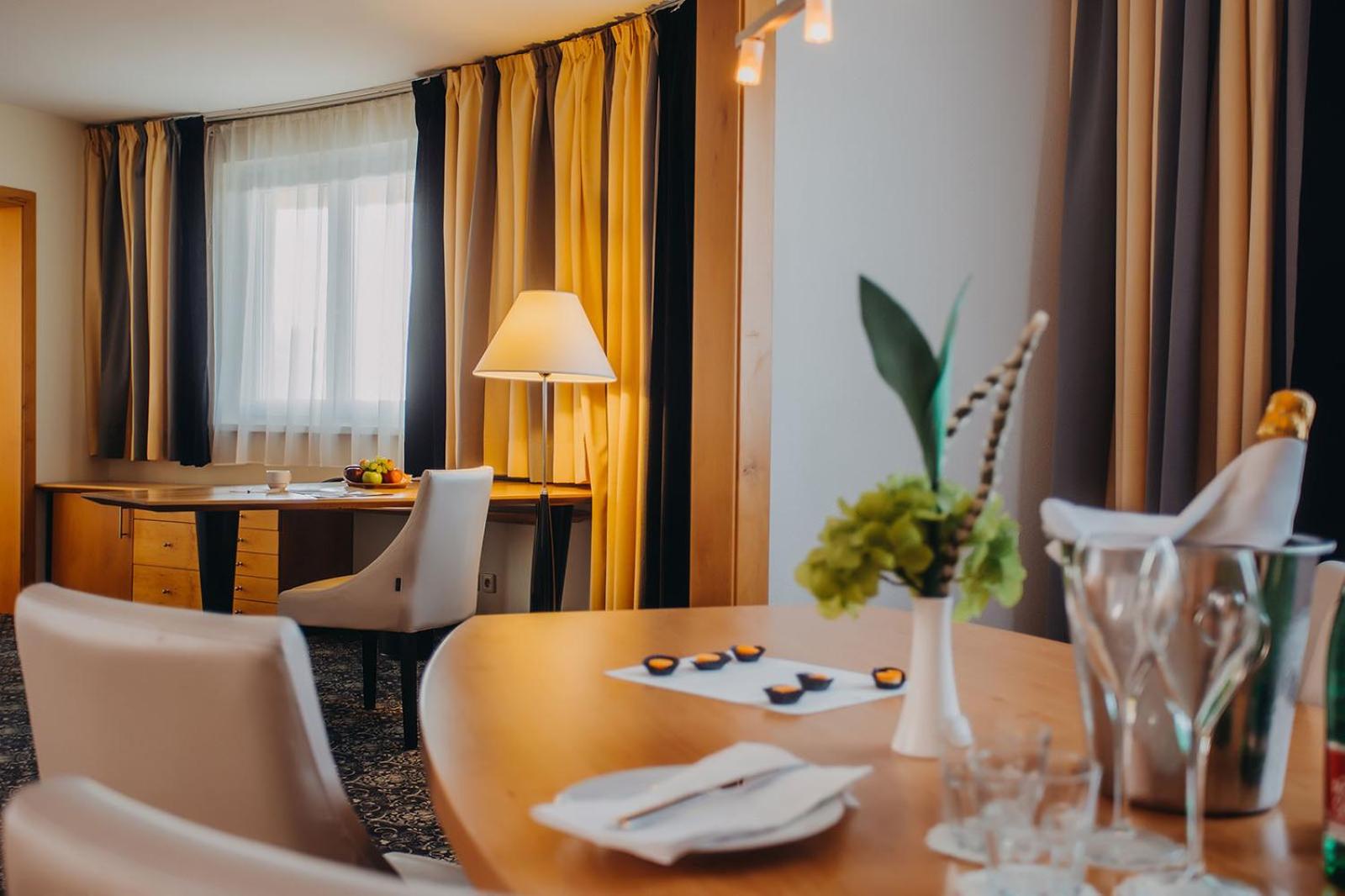 Junior Suite with Executive Lounge Access