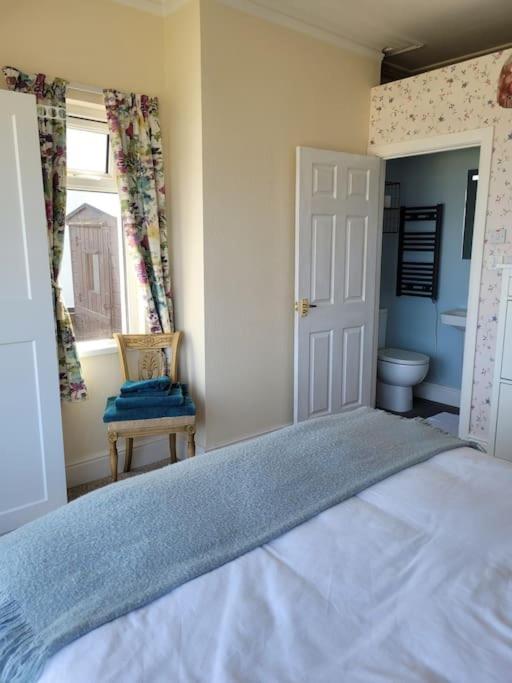 Three-Bedroom House photo 2