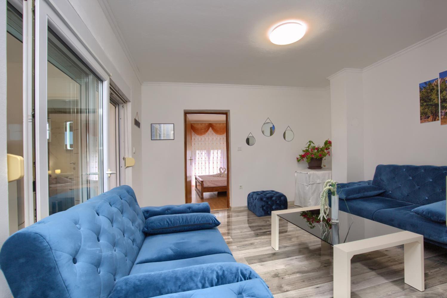 Apartment with Garden View