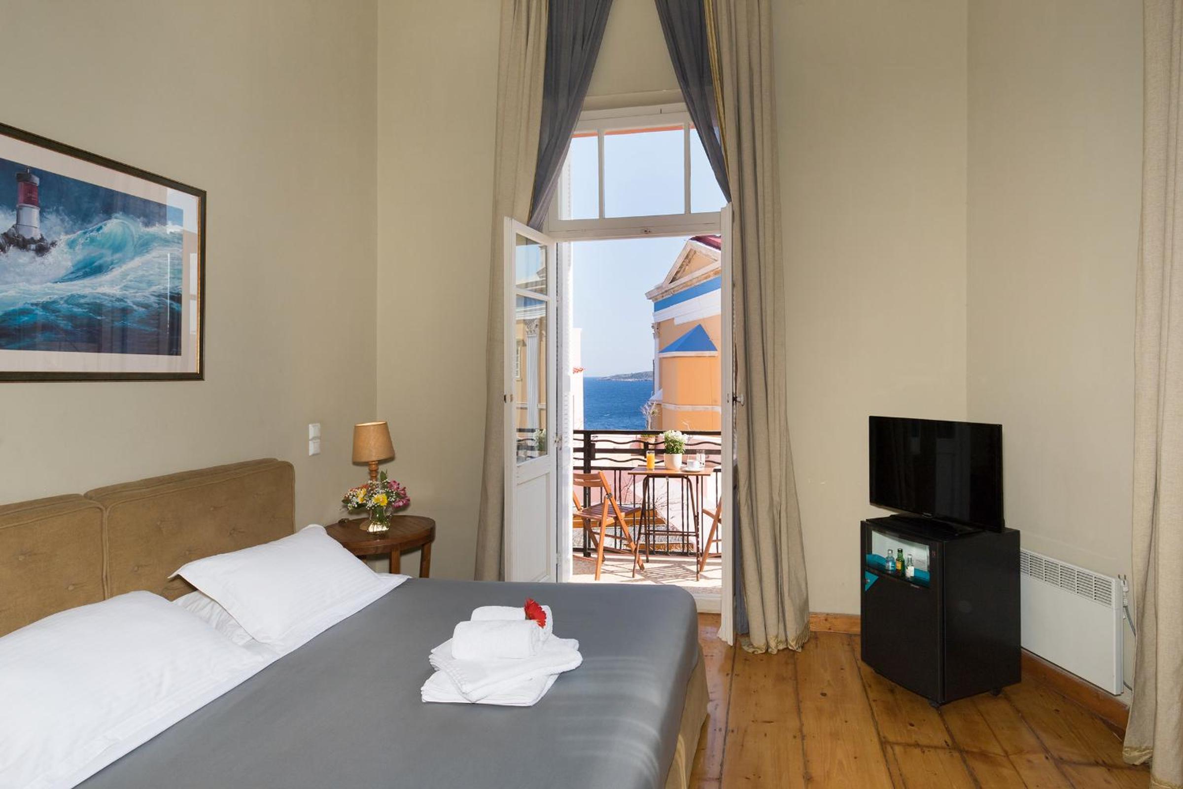 Superior Suite with Balcony (Cozy Alley Building) - Photo 6