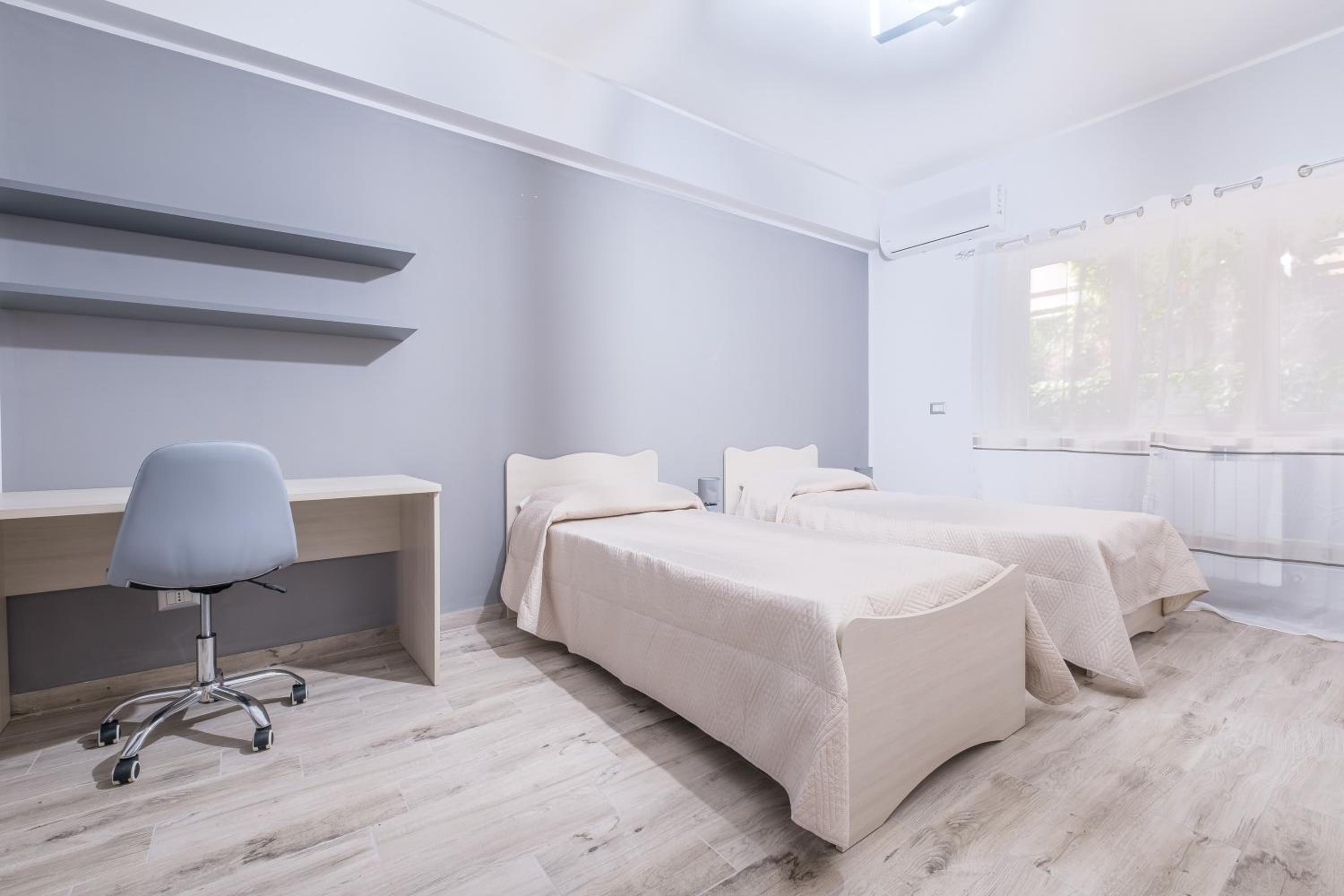 Two-Bedroom Deluxe Apartment with Balcony
