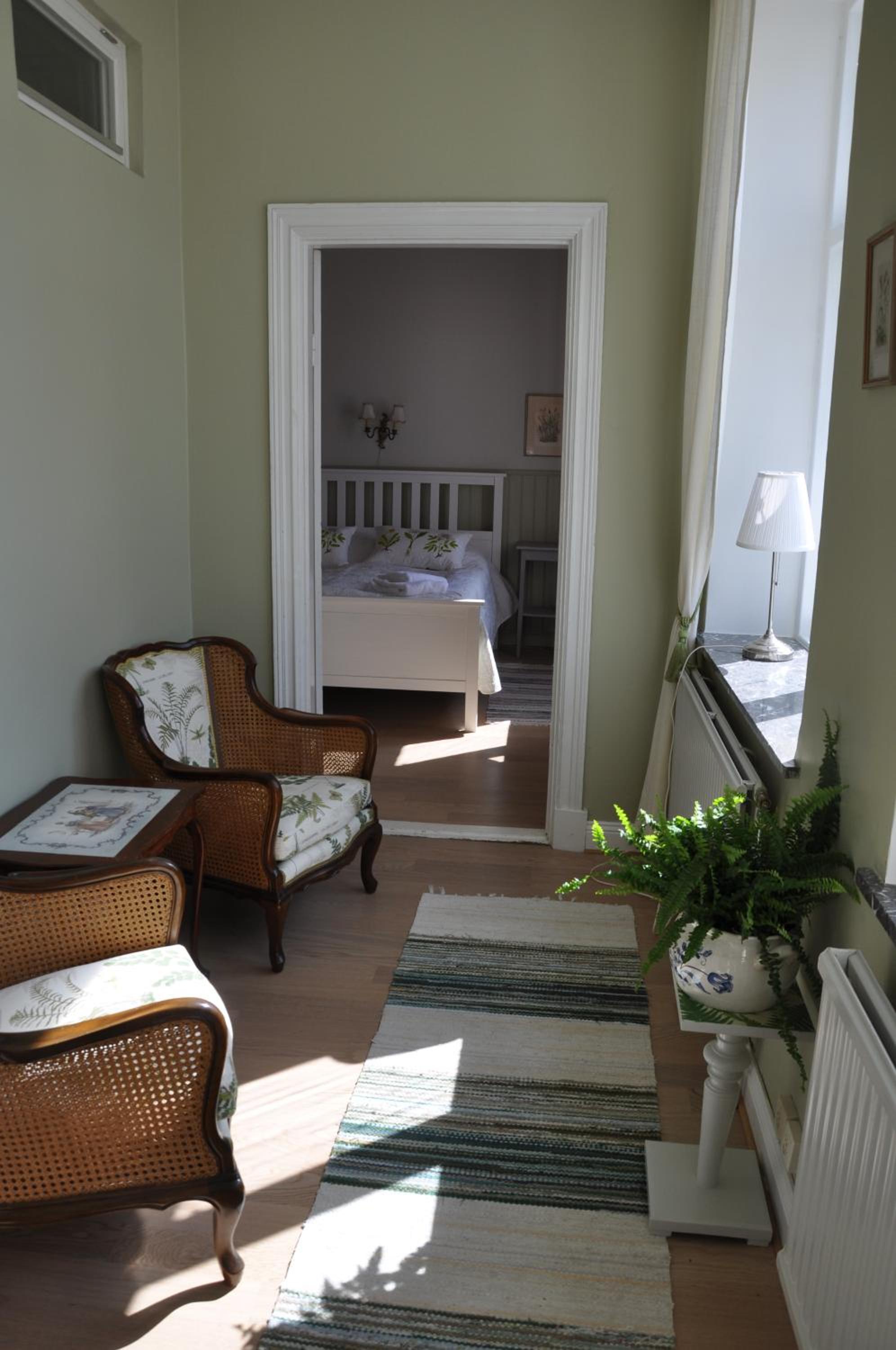 Double Room with Private Bathroom - Photo 6