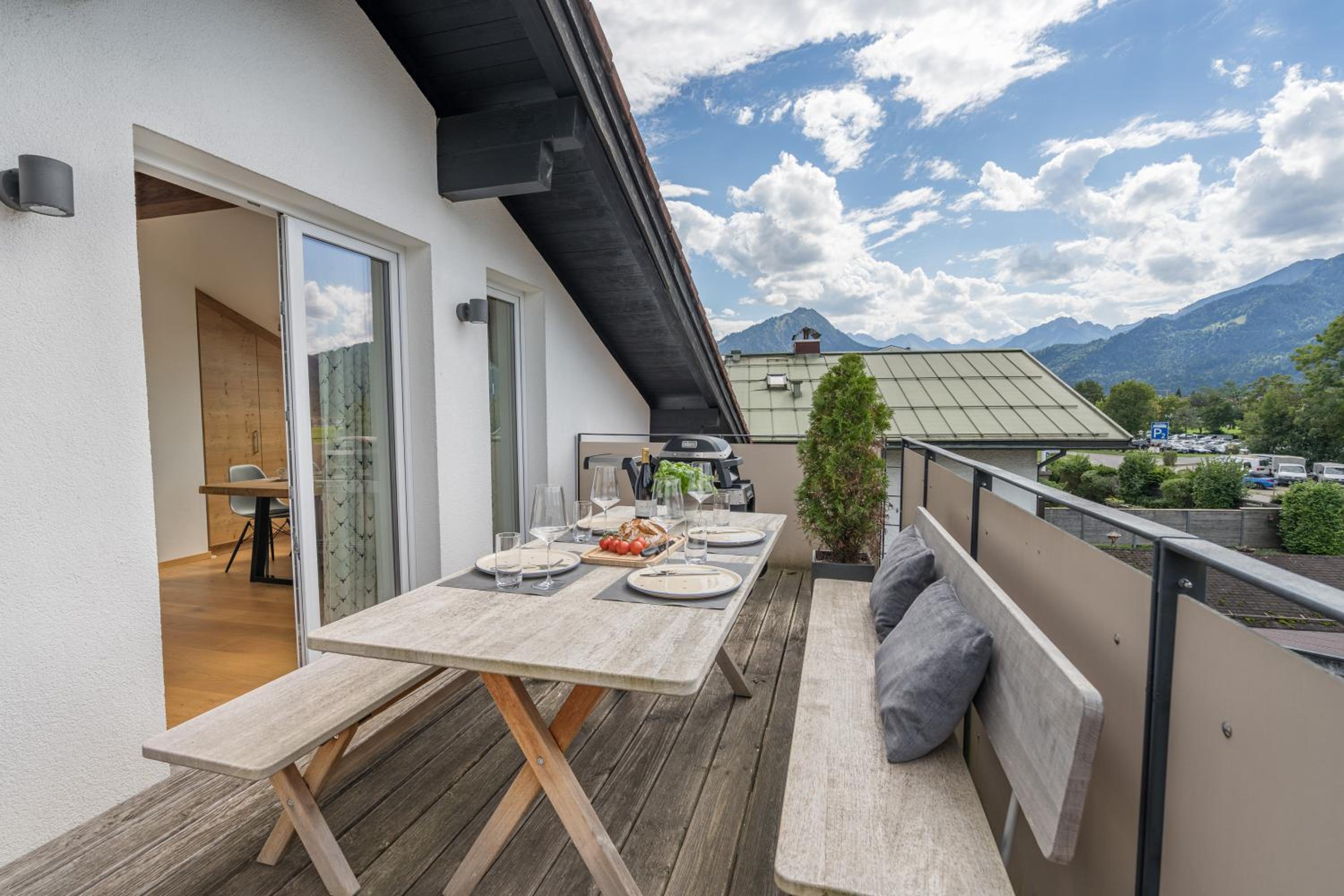 Apartment with Mountain View photo 2