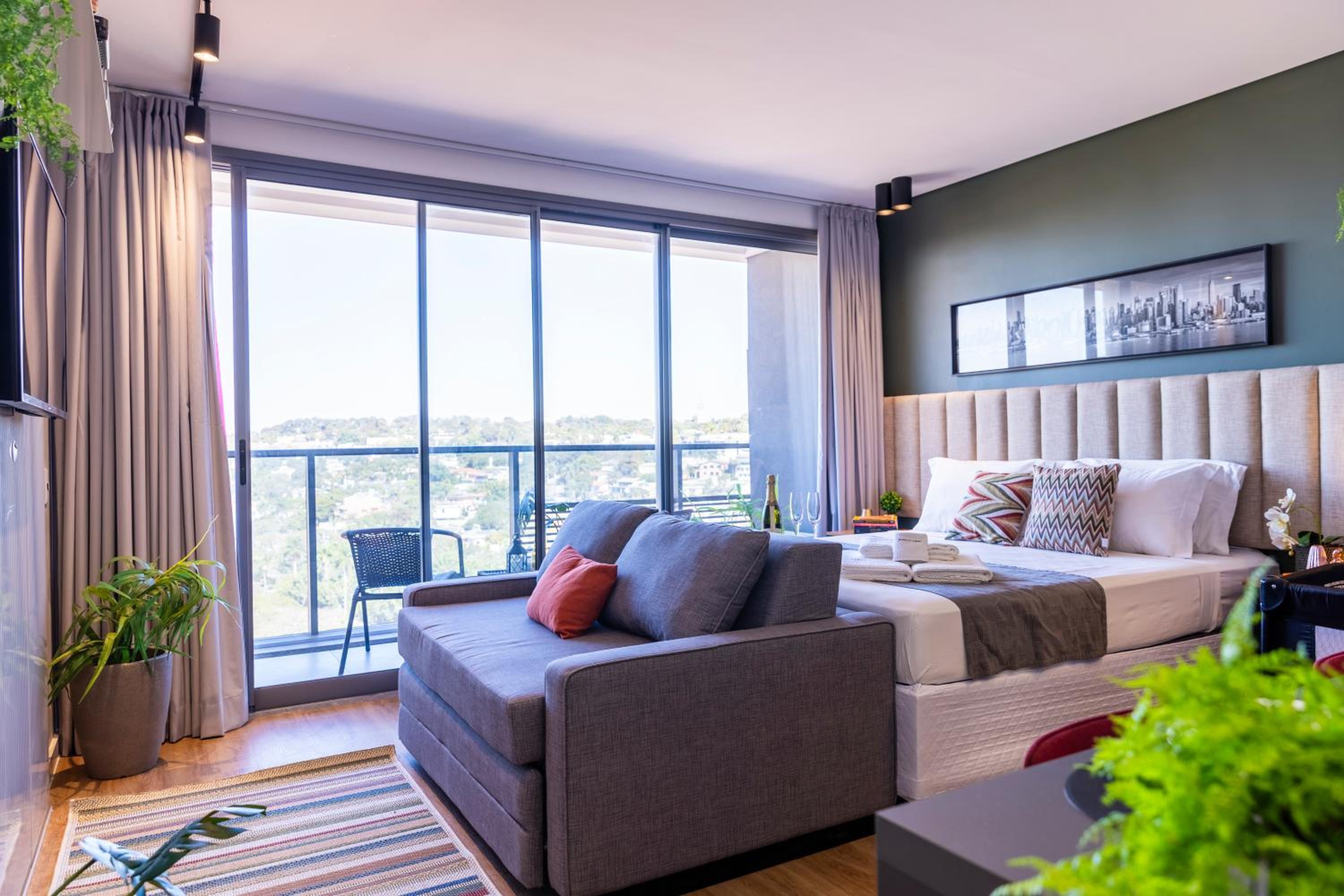 Apartment with Garden View