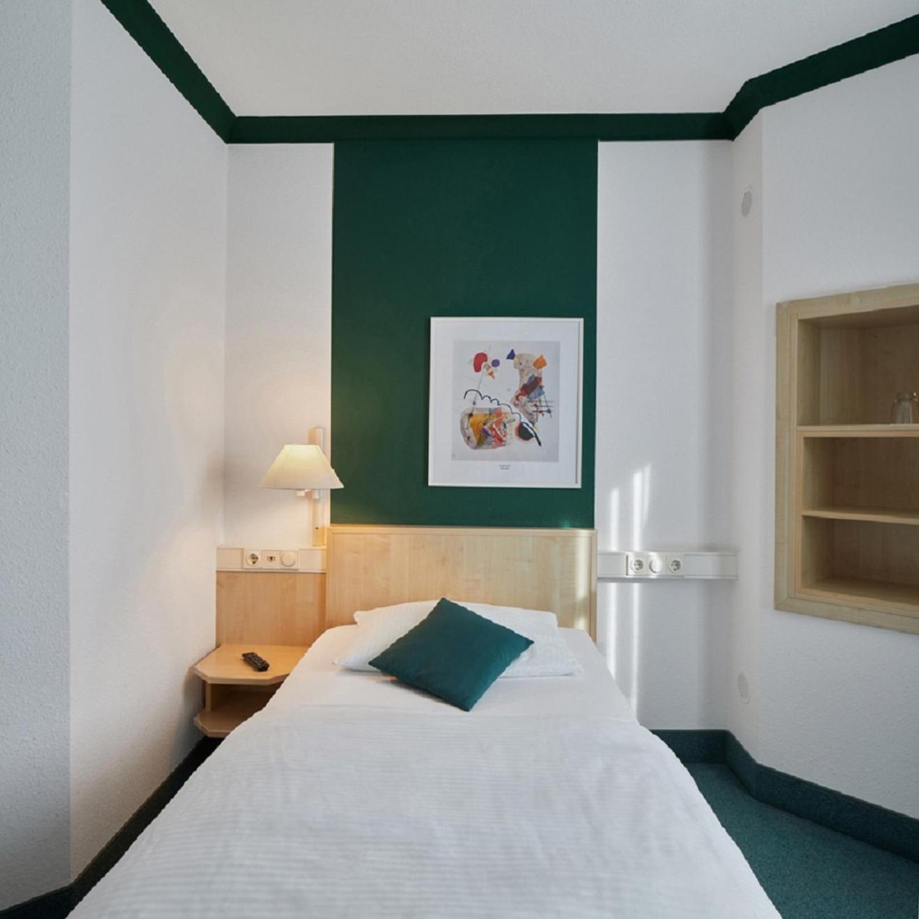 Single Room photo 2