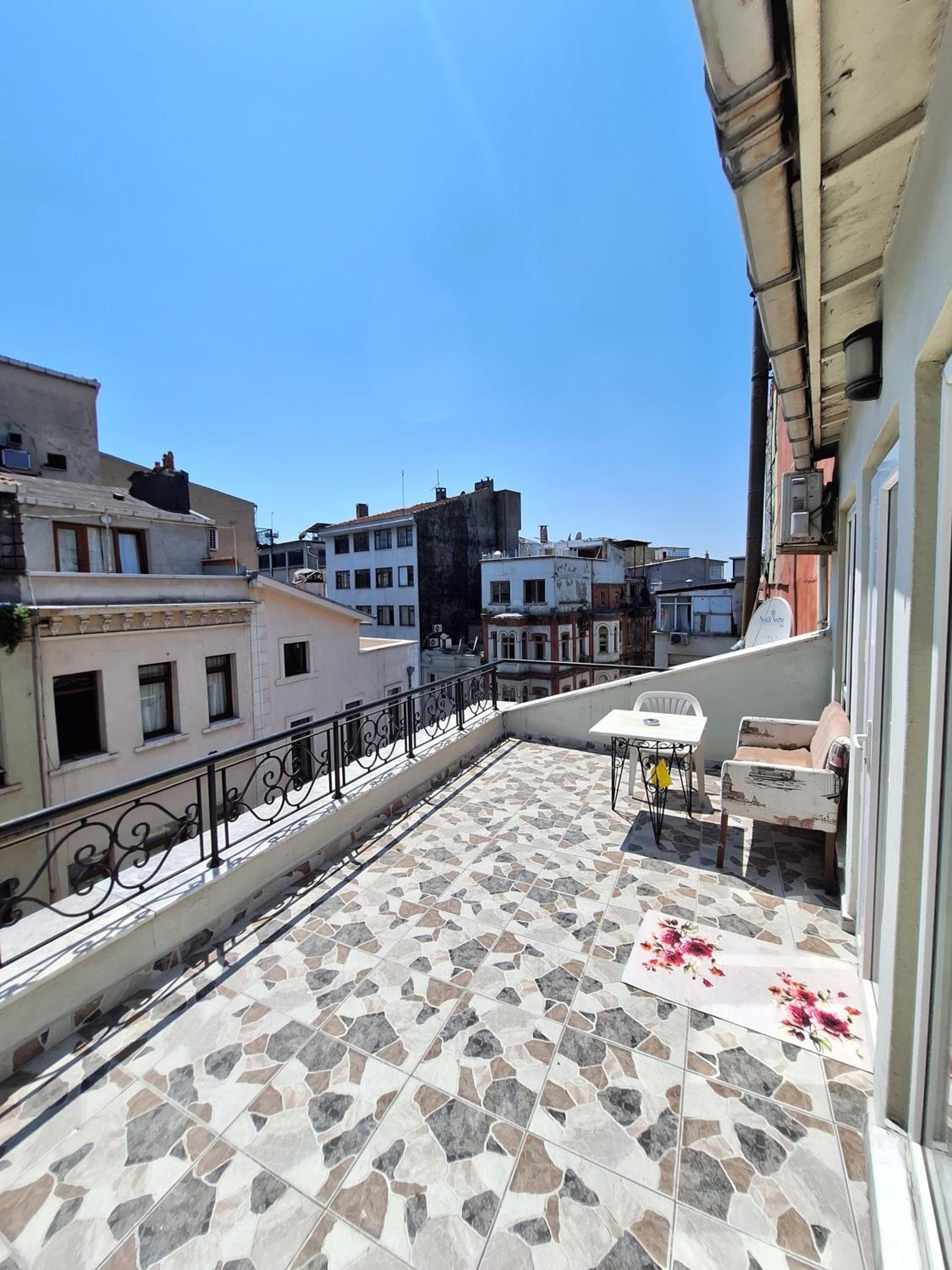 Studio with Terrace photo 2