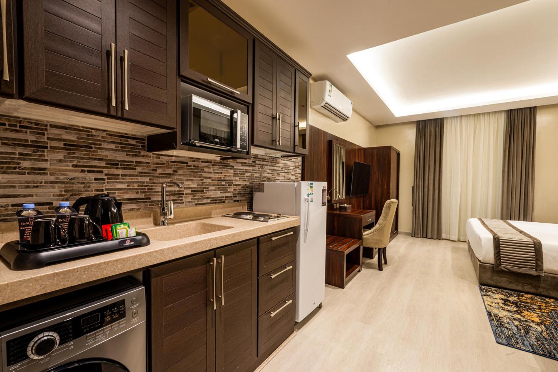 Deluxe Double Room With Side Sea View photo 2